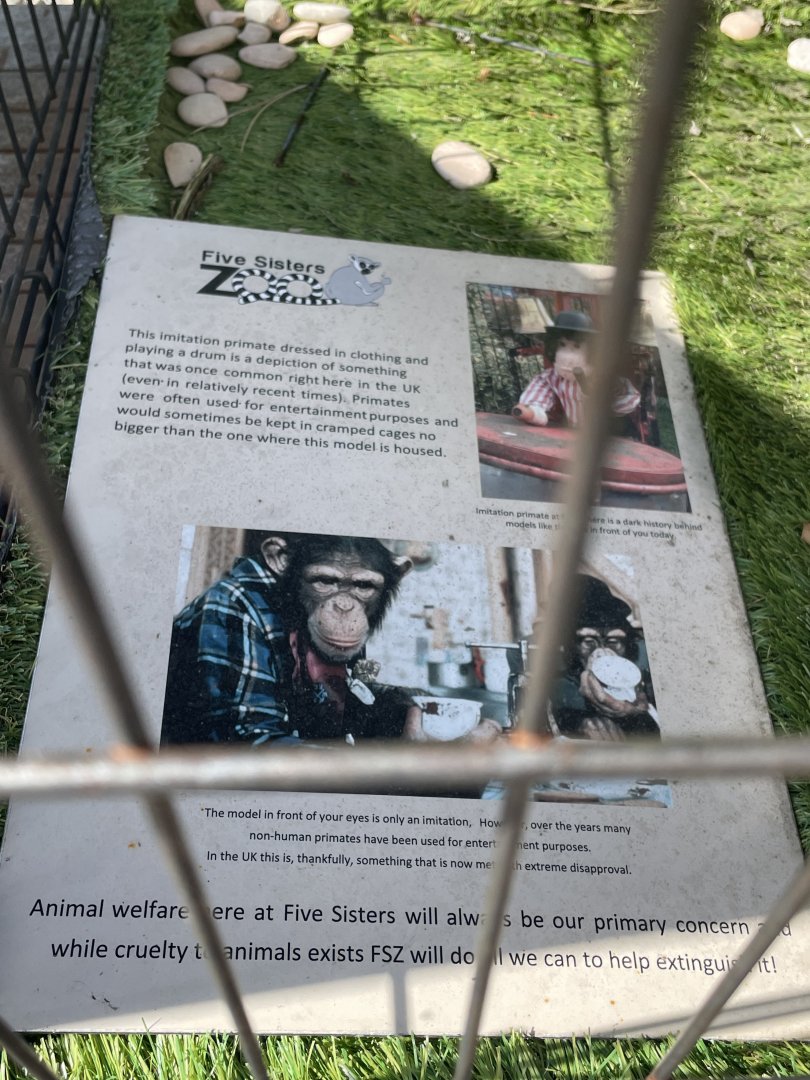 Chimpanzee cage signage
