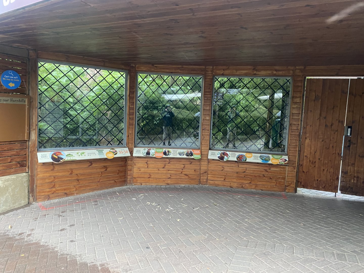 Chimpanzee enclosure 110925