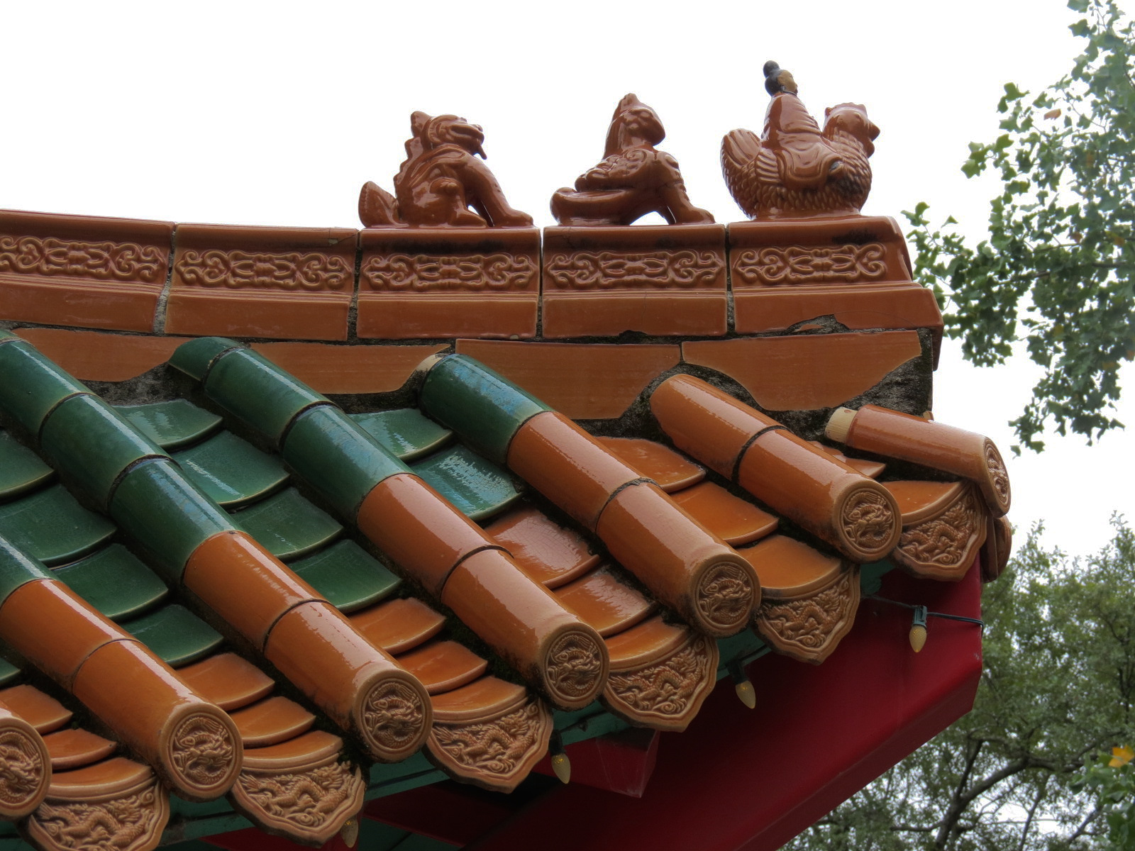 CHINA - Entry Pagoda Figures