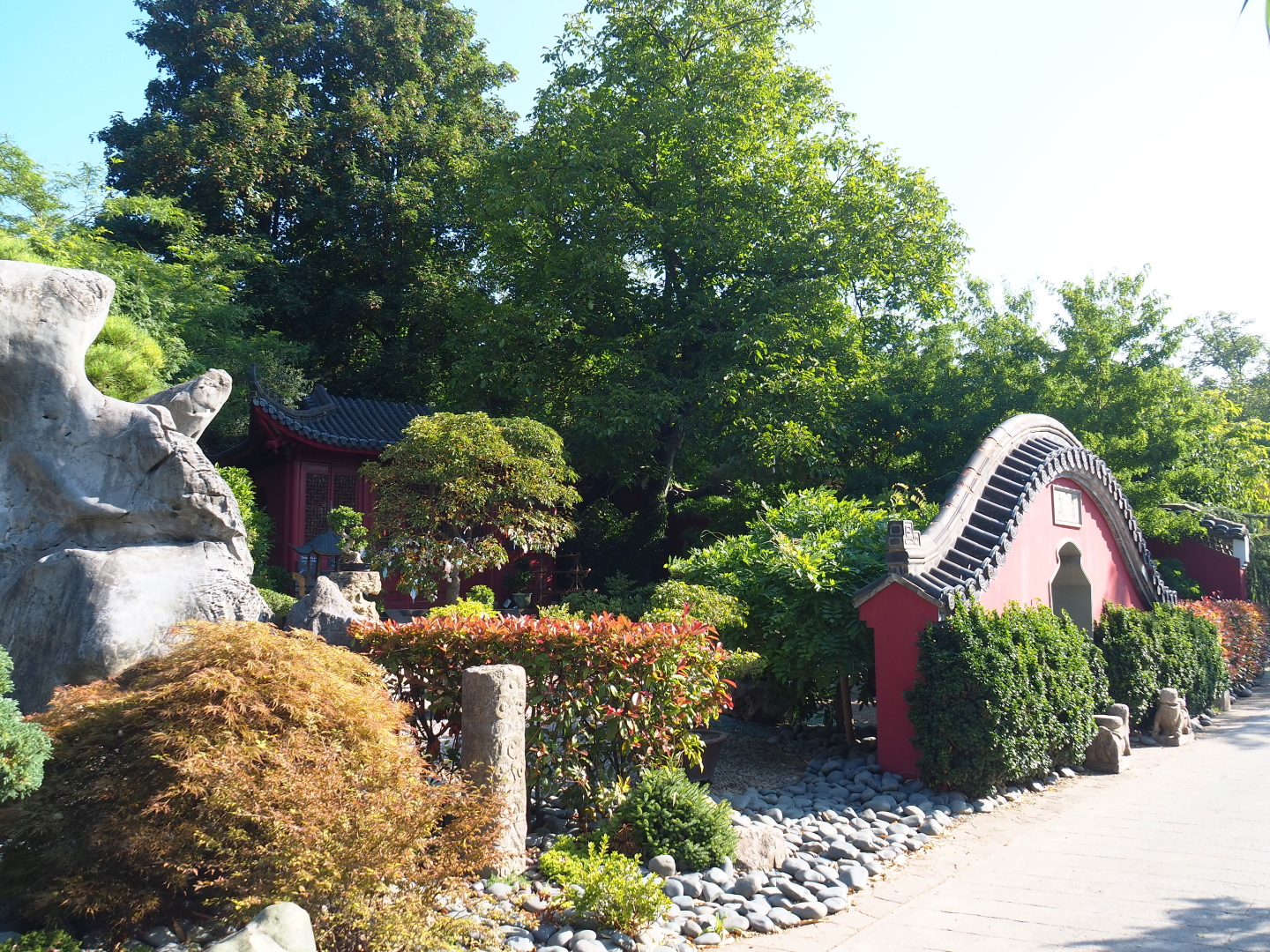 Chinese gardens - Small temple area, 2021-09-03