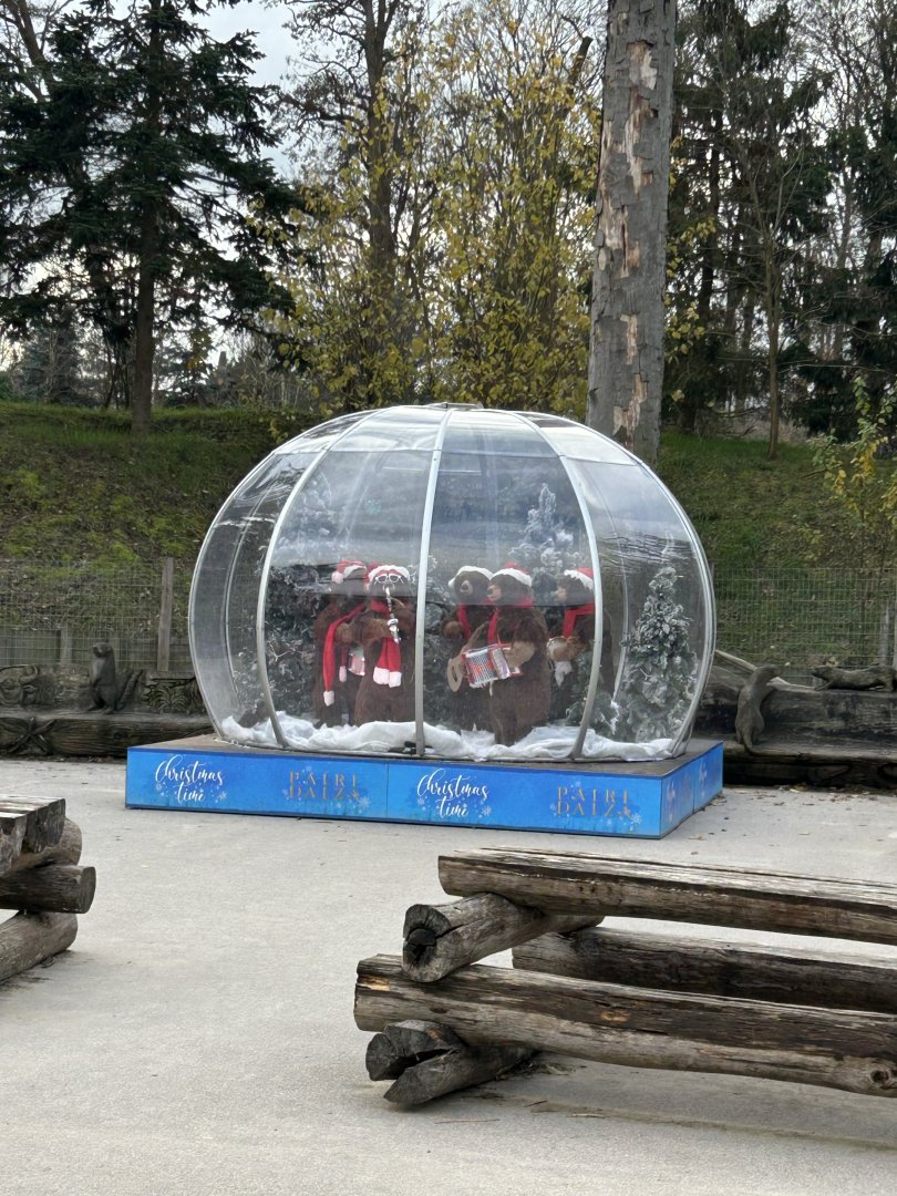 Christmas sphere with mechanic animals