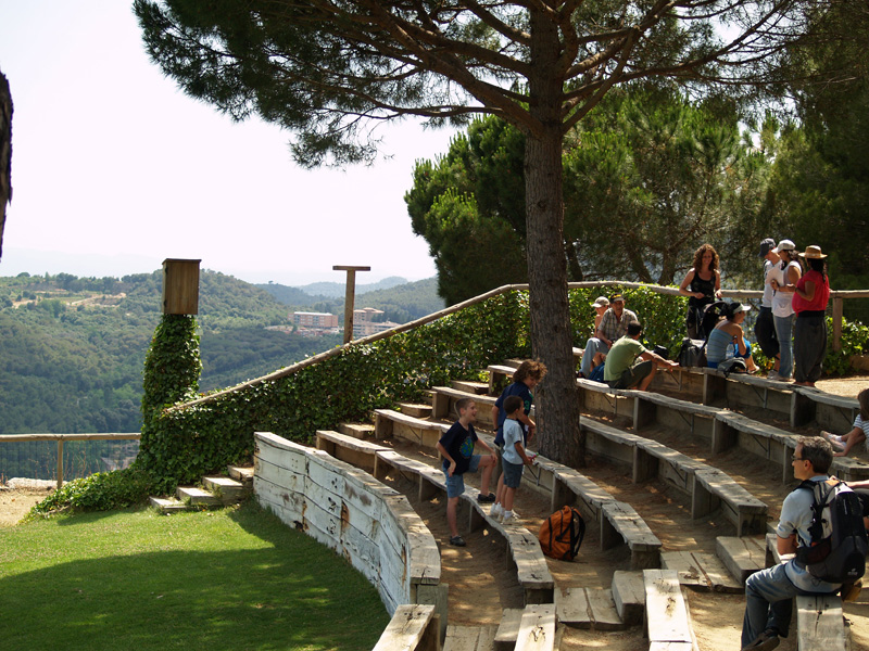 Cim d'Àligues - Flight exhibition bleachers