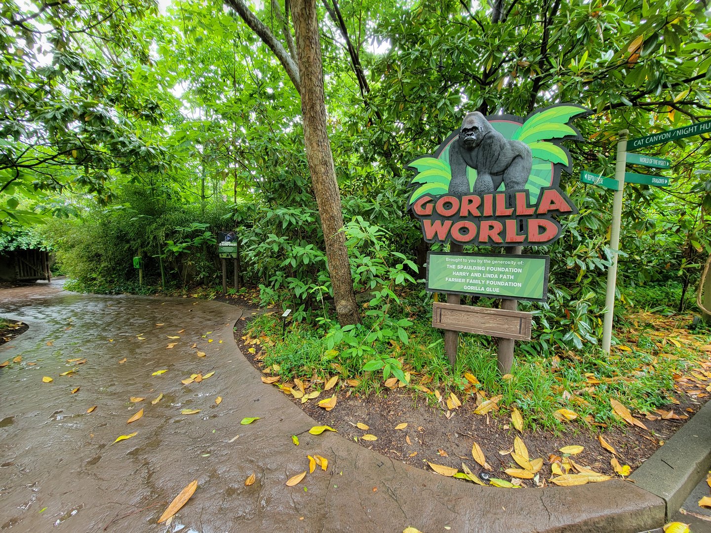Cincinnati 5/22 - Gorilla World, entrance