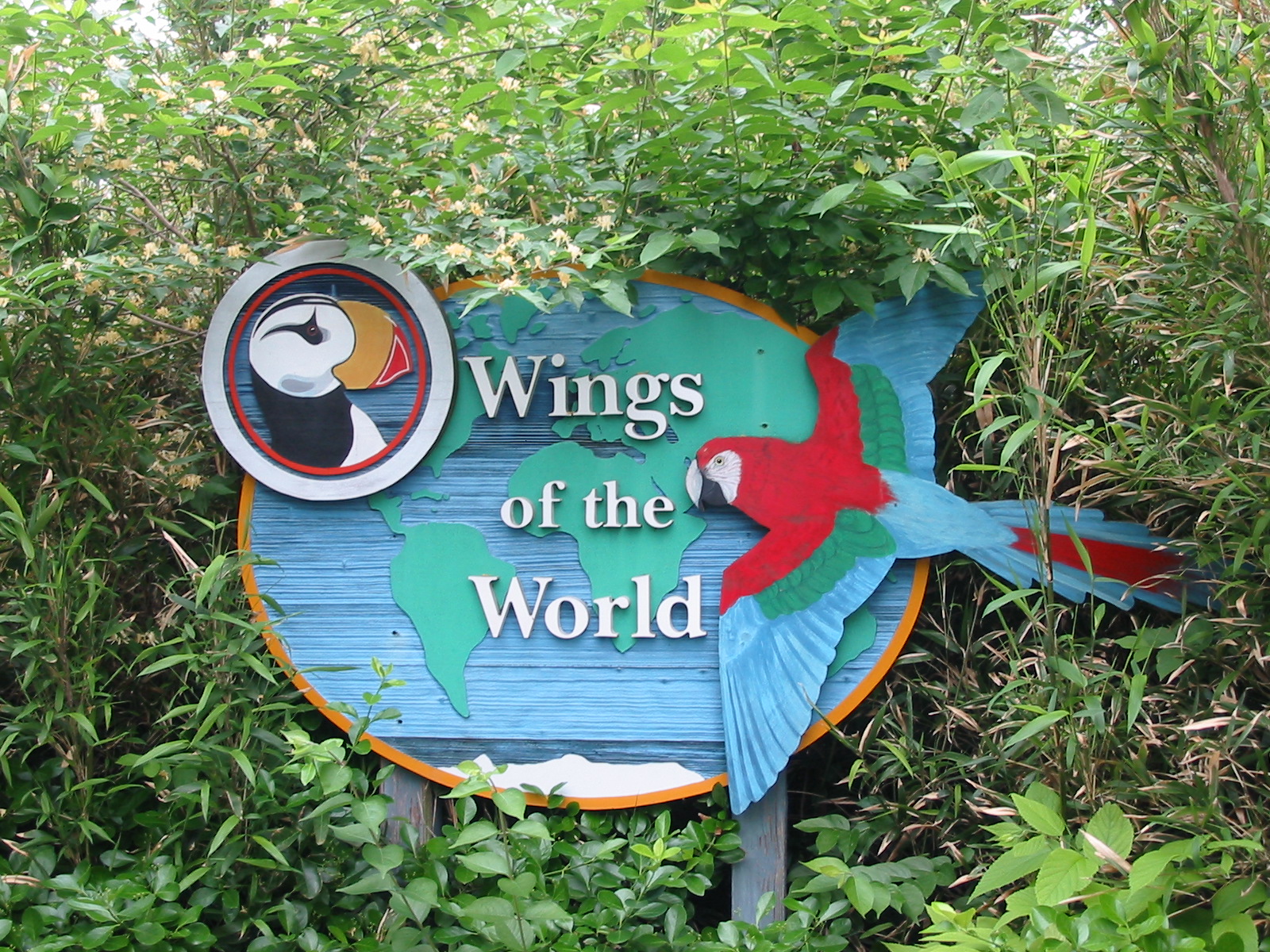Cincinnati Zoo 2003 - Signpost at the Wings of the World