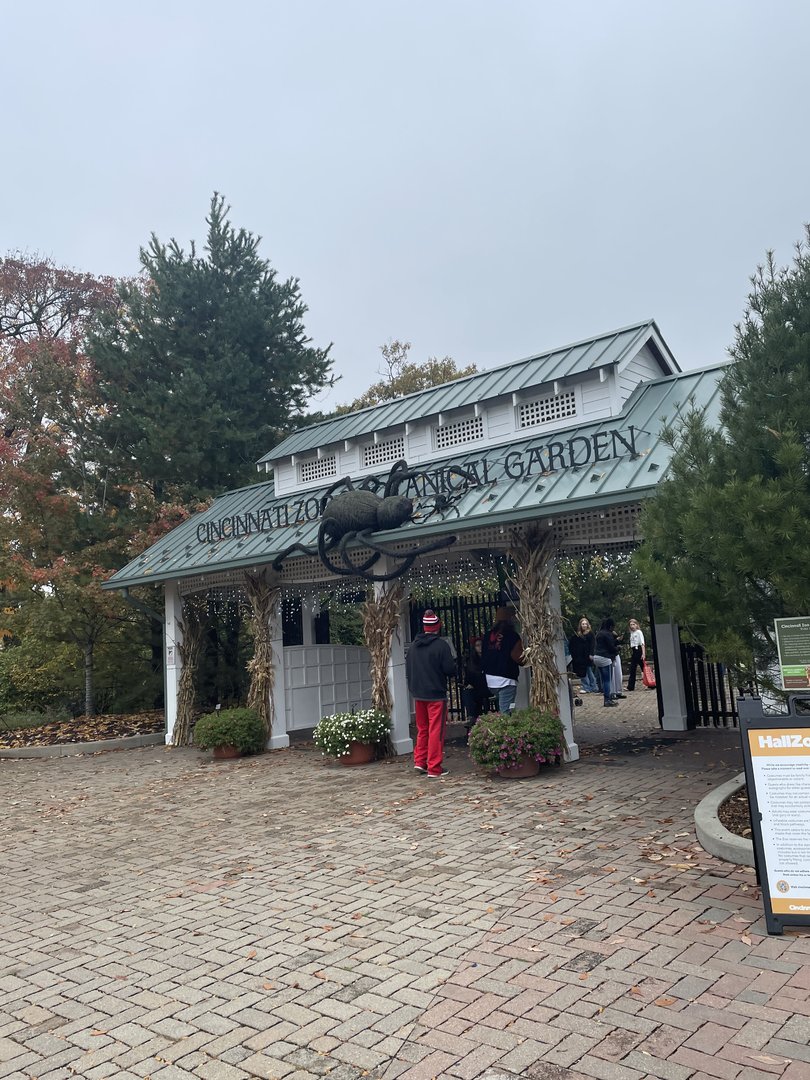 Cincinnati Zoo entrance