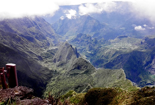 Cique de Salazie.  Reunion.