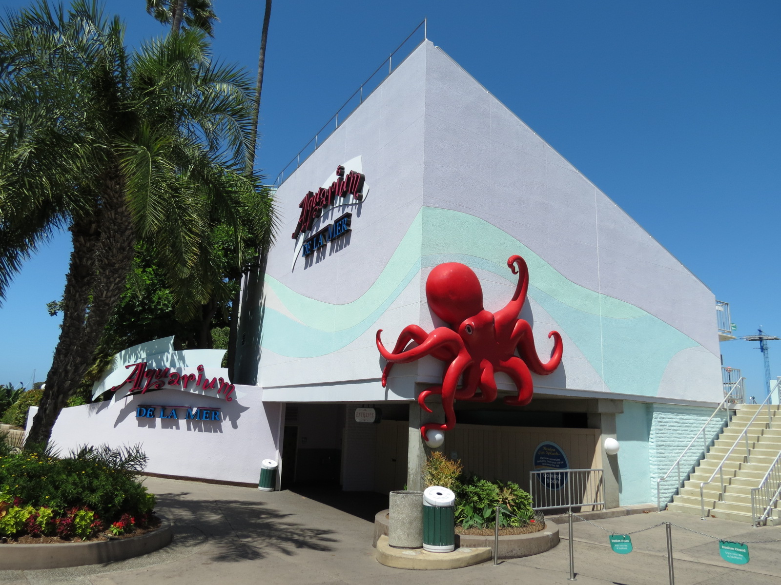 Cirque Stadium - Aquarium de la Mer Entrance