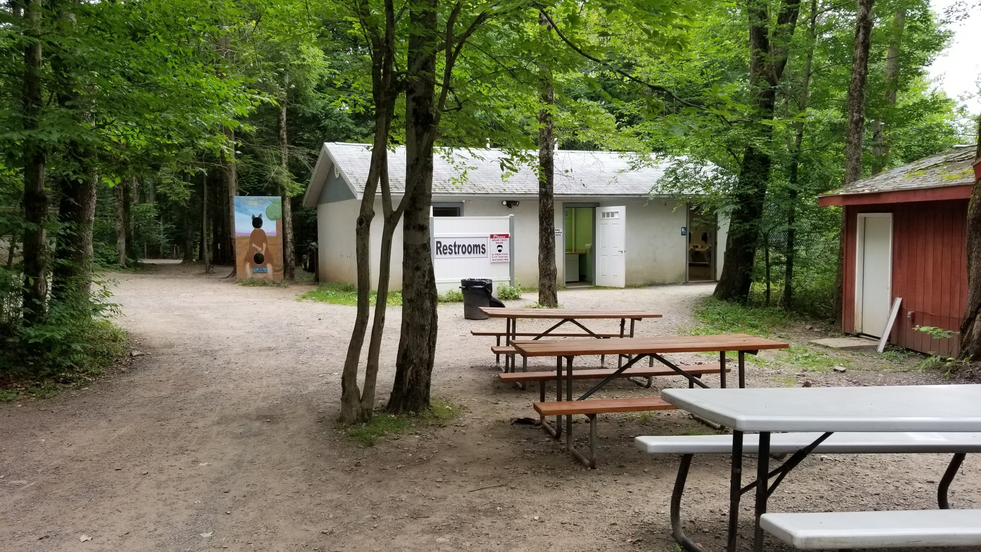 Claws N Paws - tables, restrooms