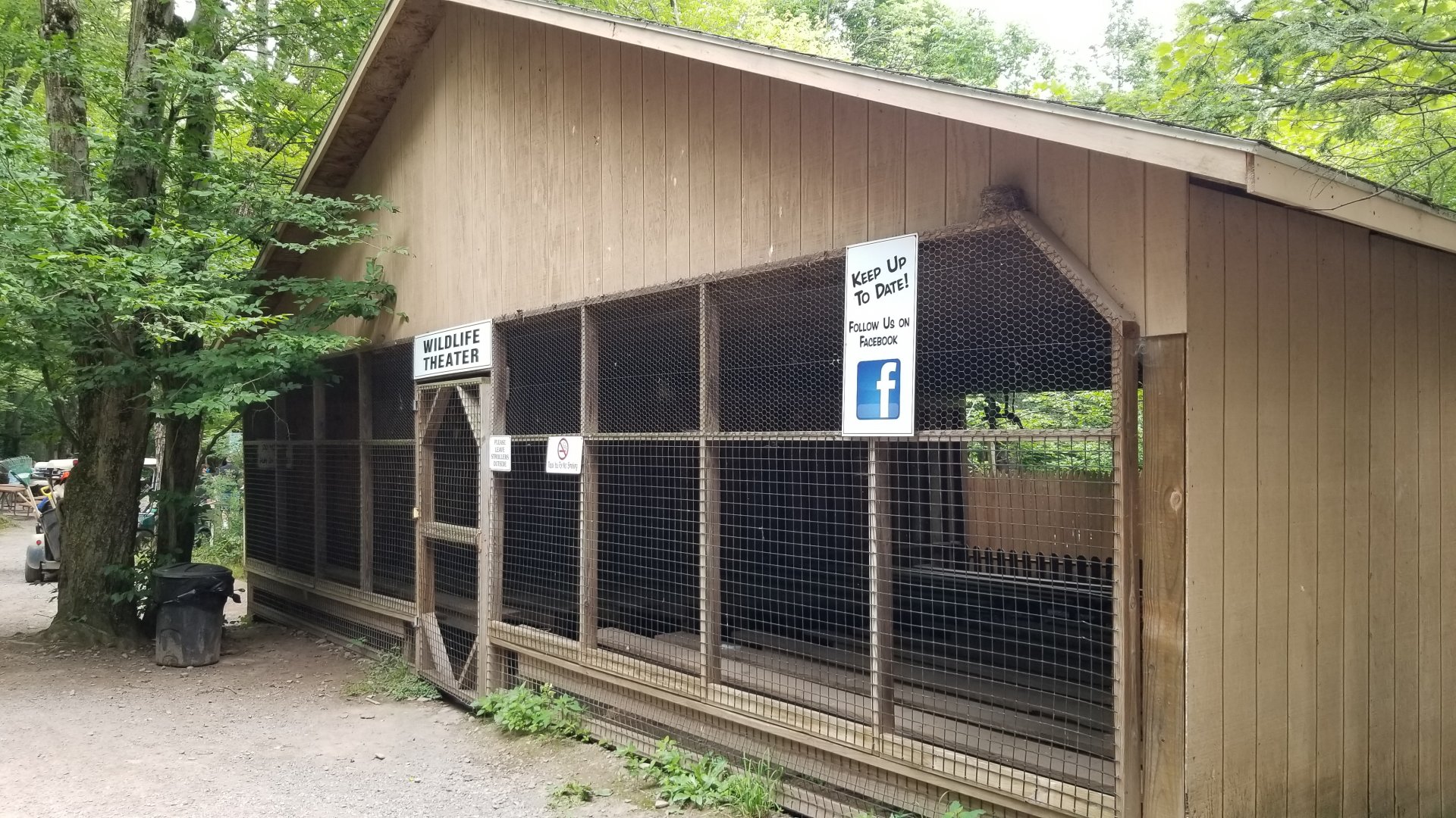 Claws N Paws - Wildlife Theater presentation building