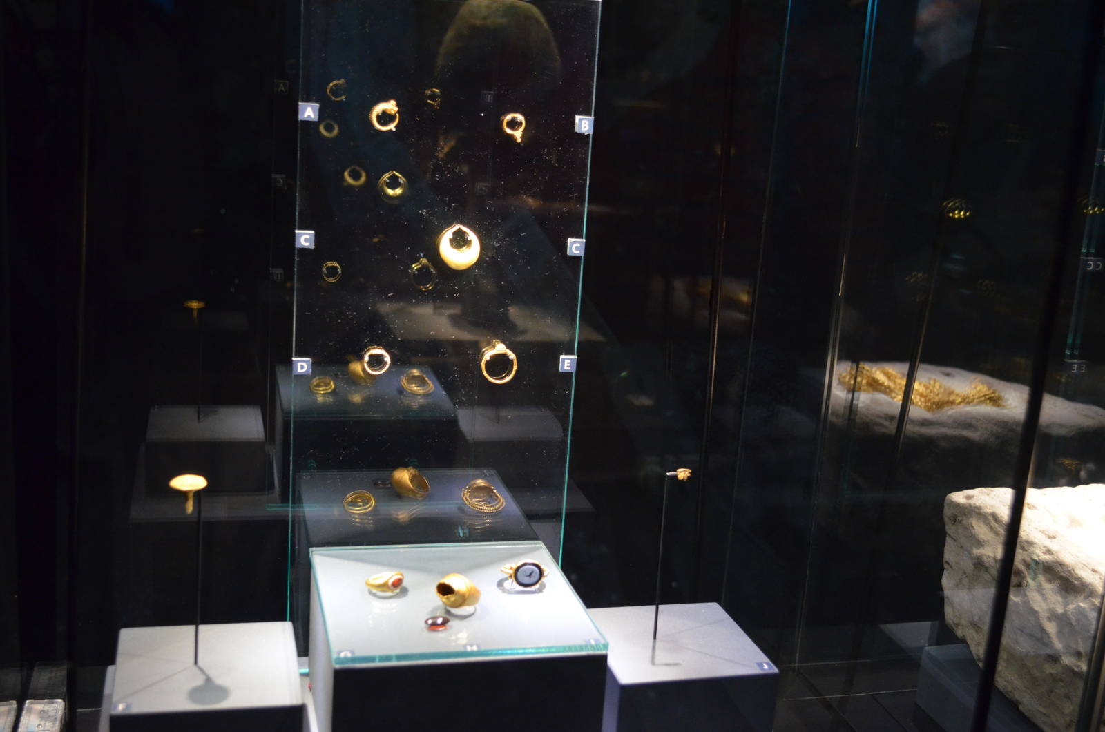 Cleopatra: The Exhibition - Jewelry