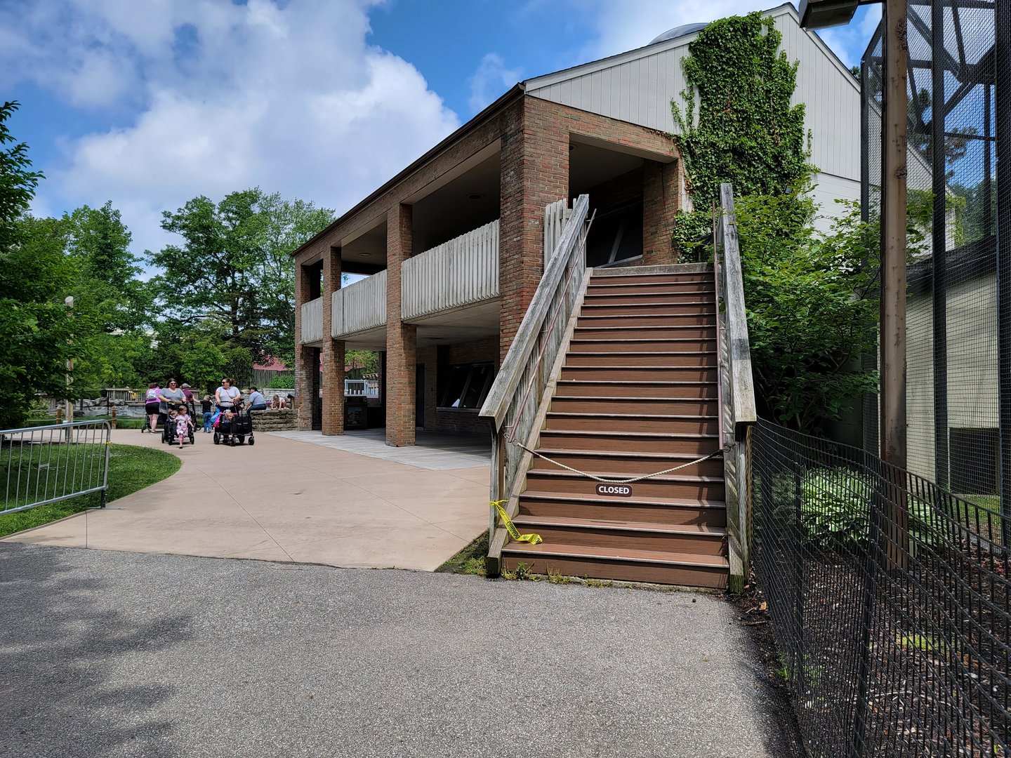 Cleveland Zoo - Africa, Empty building