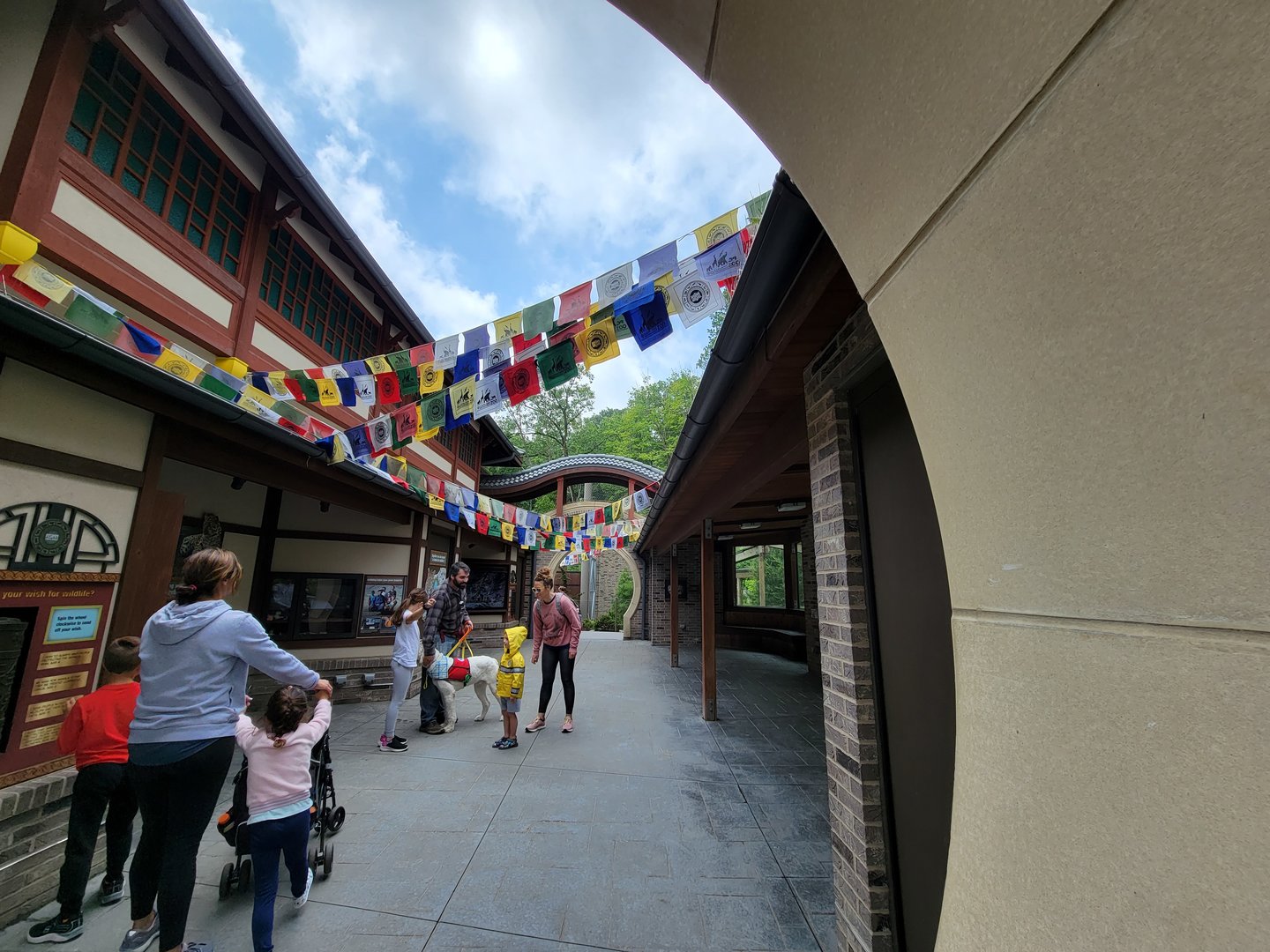 Cleveland Zoo - Asia Passage theming (and a dog!)