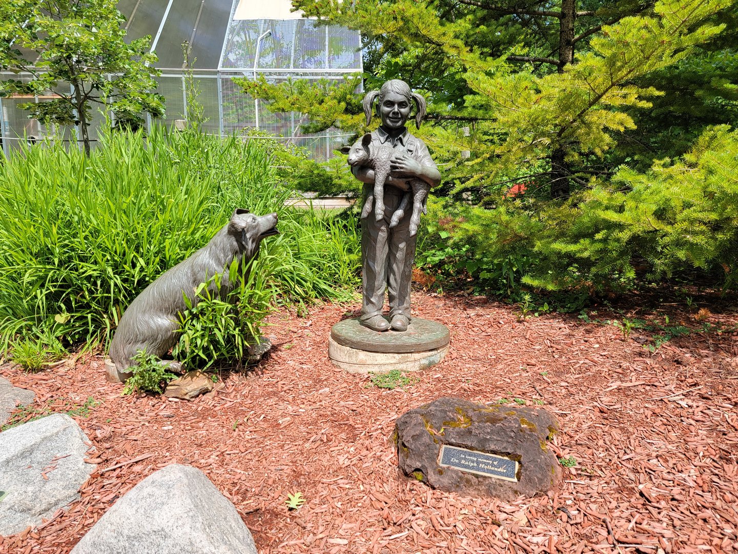 Cleveland Zoo - Australia, Statue