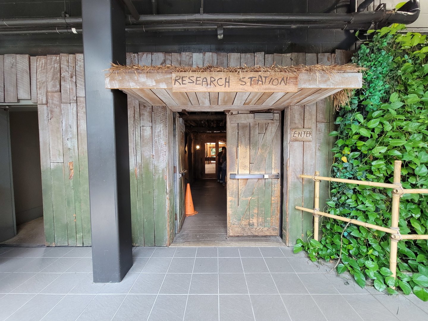 Cleveland Zoo, Rainforest - Entrance in to second floor exhibits