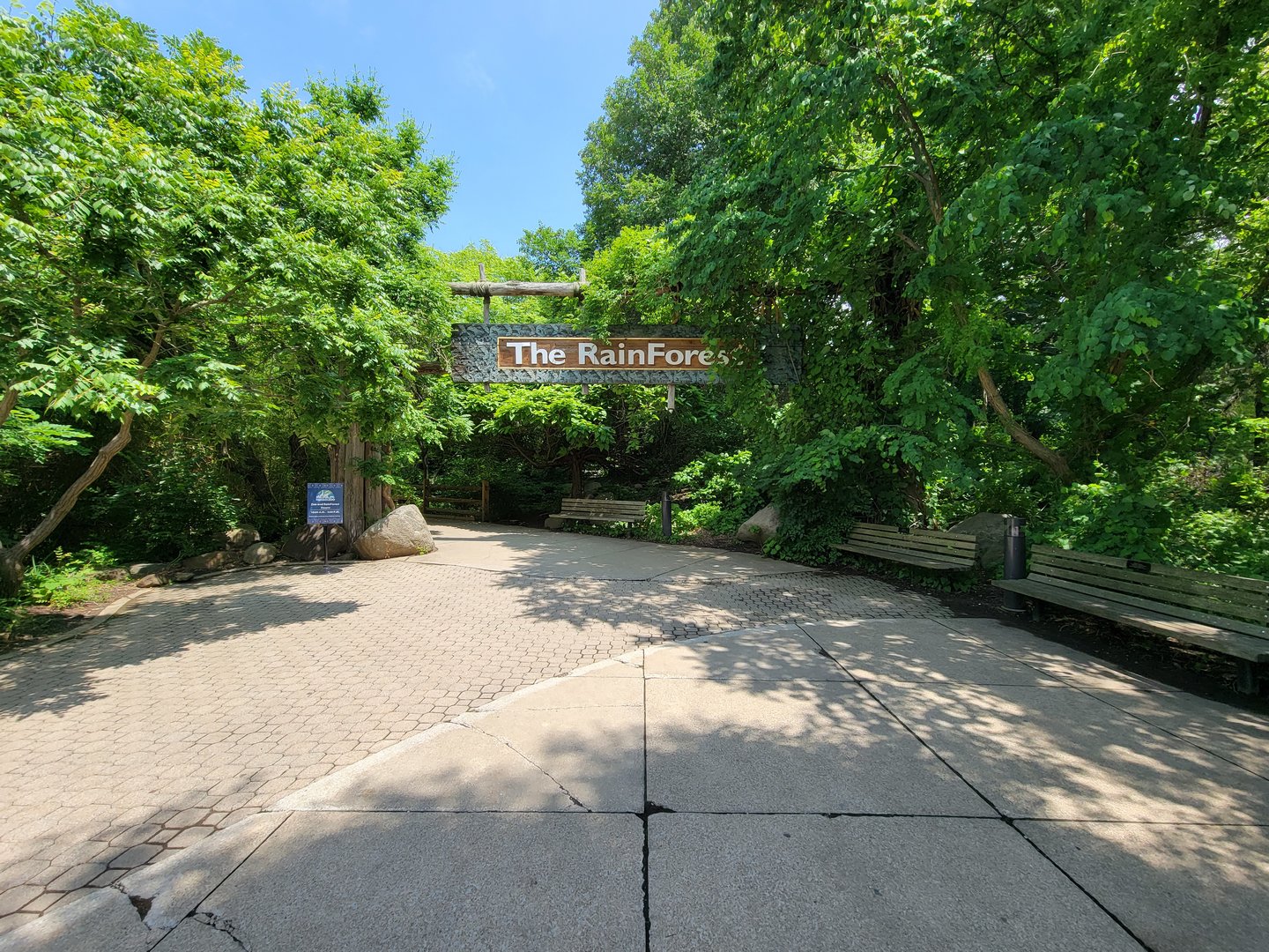 Cleveland Zoo, Rainforest - Path to entrance