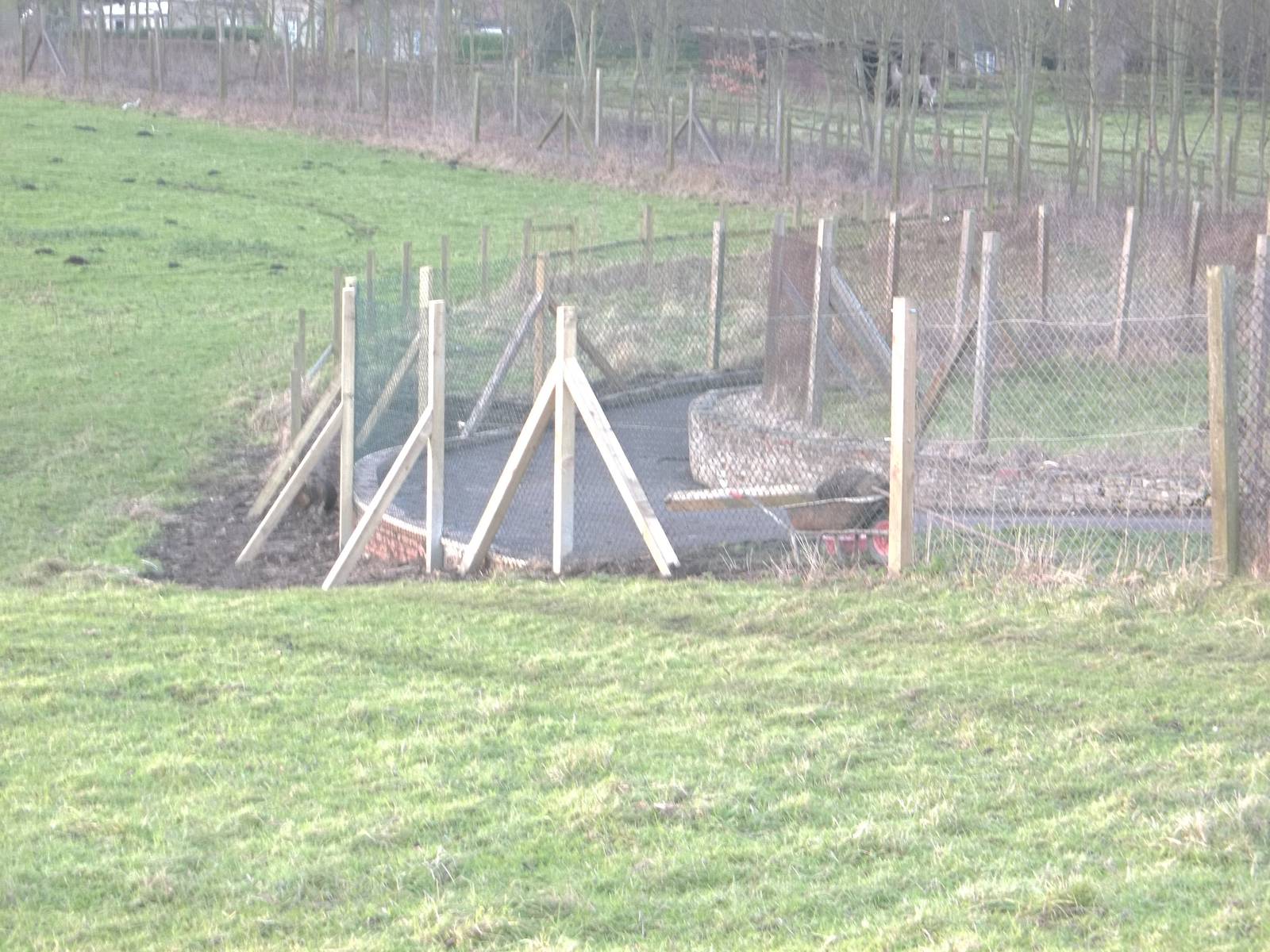 Clifftop paddocks fencing maintenance, 11th December 2014