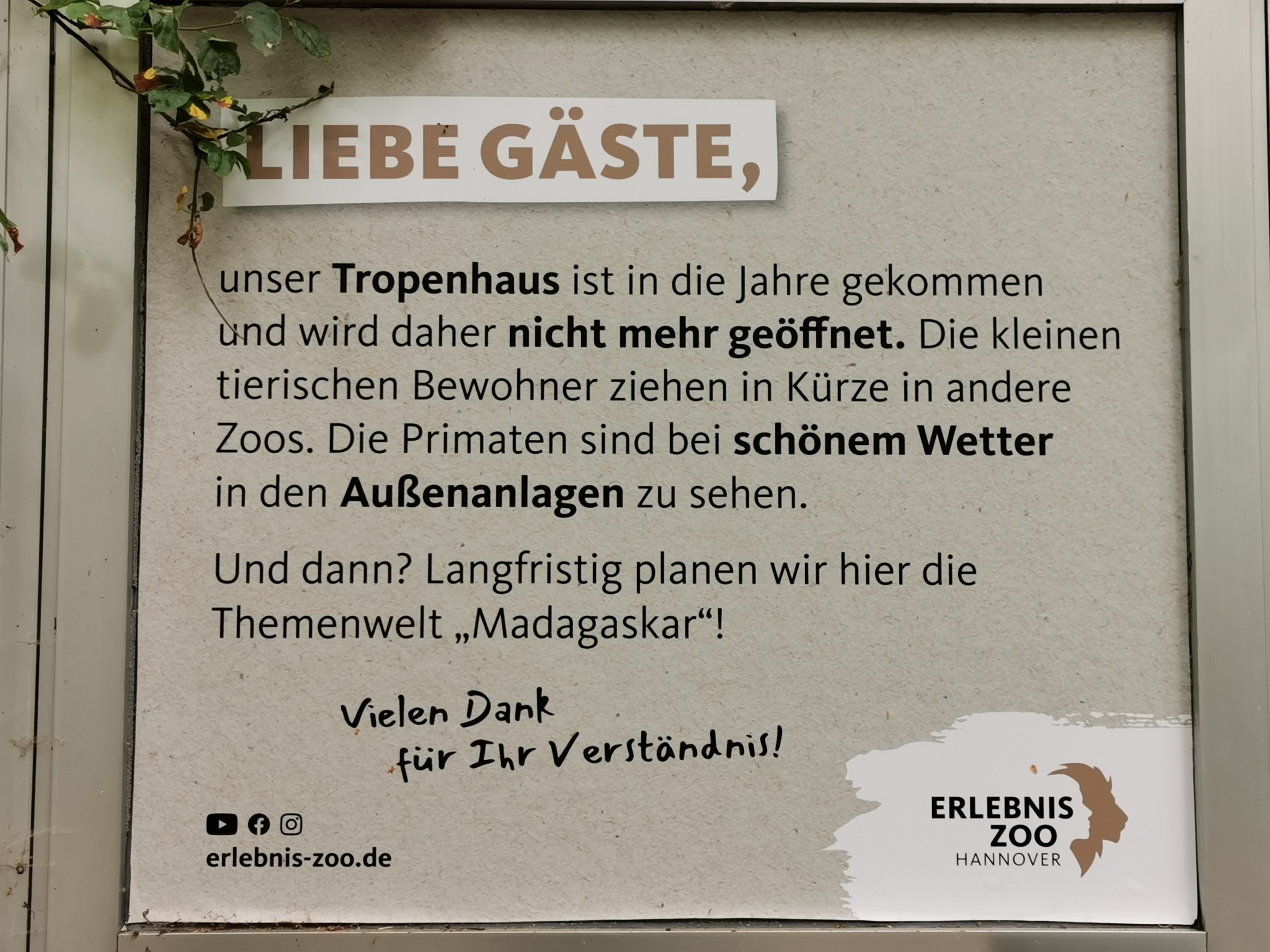 Closed tropenhaus sign