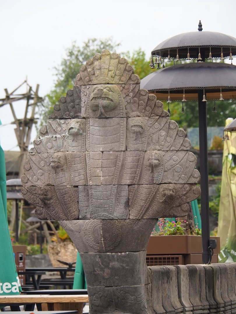 Cobra decorative stonework, 2023-10-13