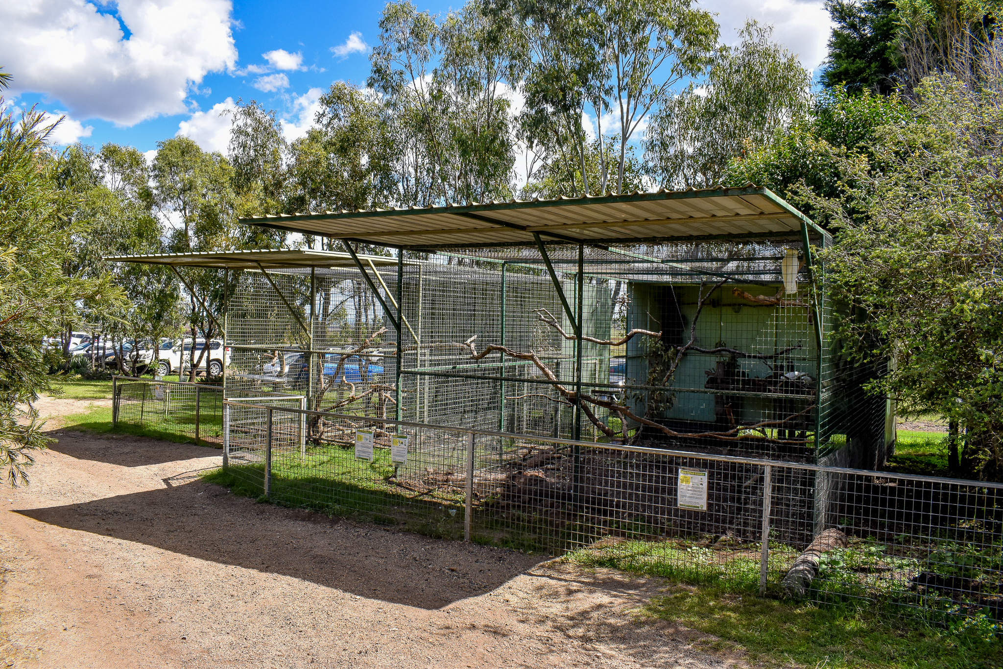 Cockatoo Aviaries