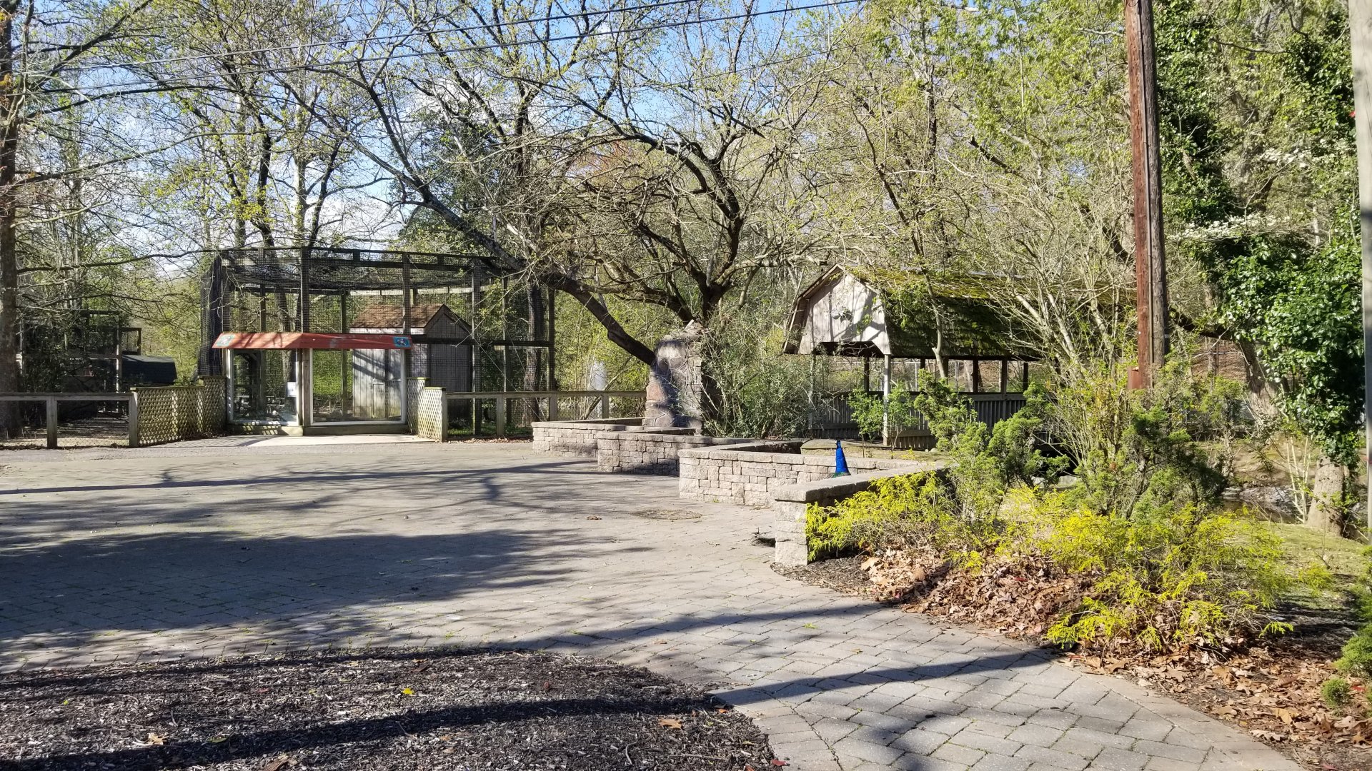 Cohanzick Zoo - View inside entrance