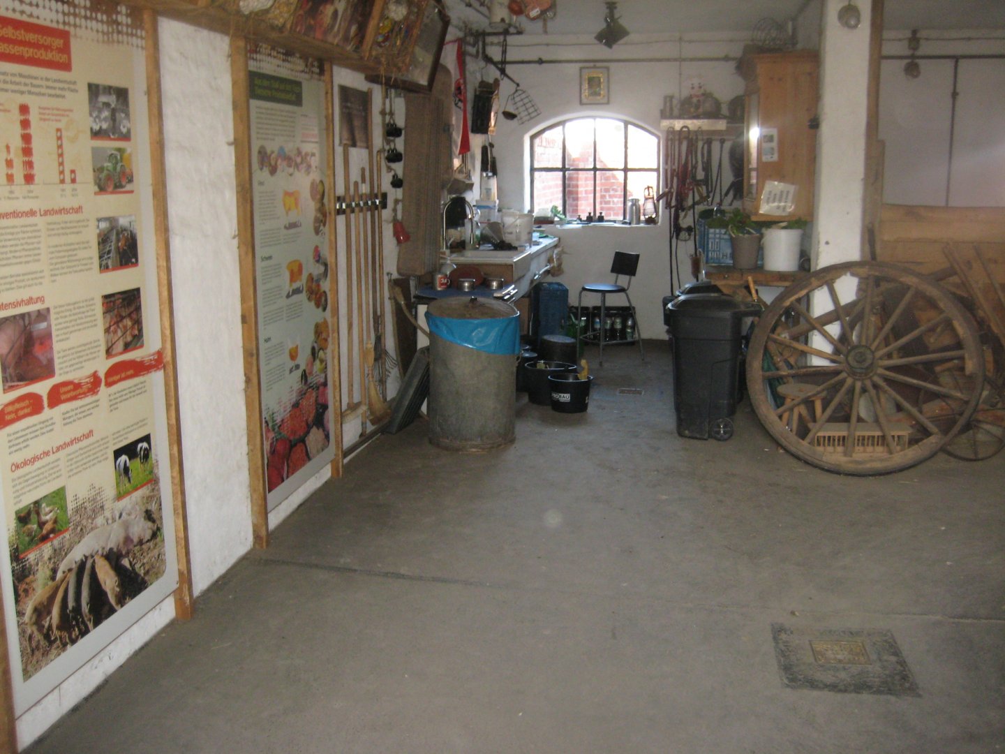 Cologne Zoo - Clemenshof - Stable