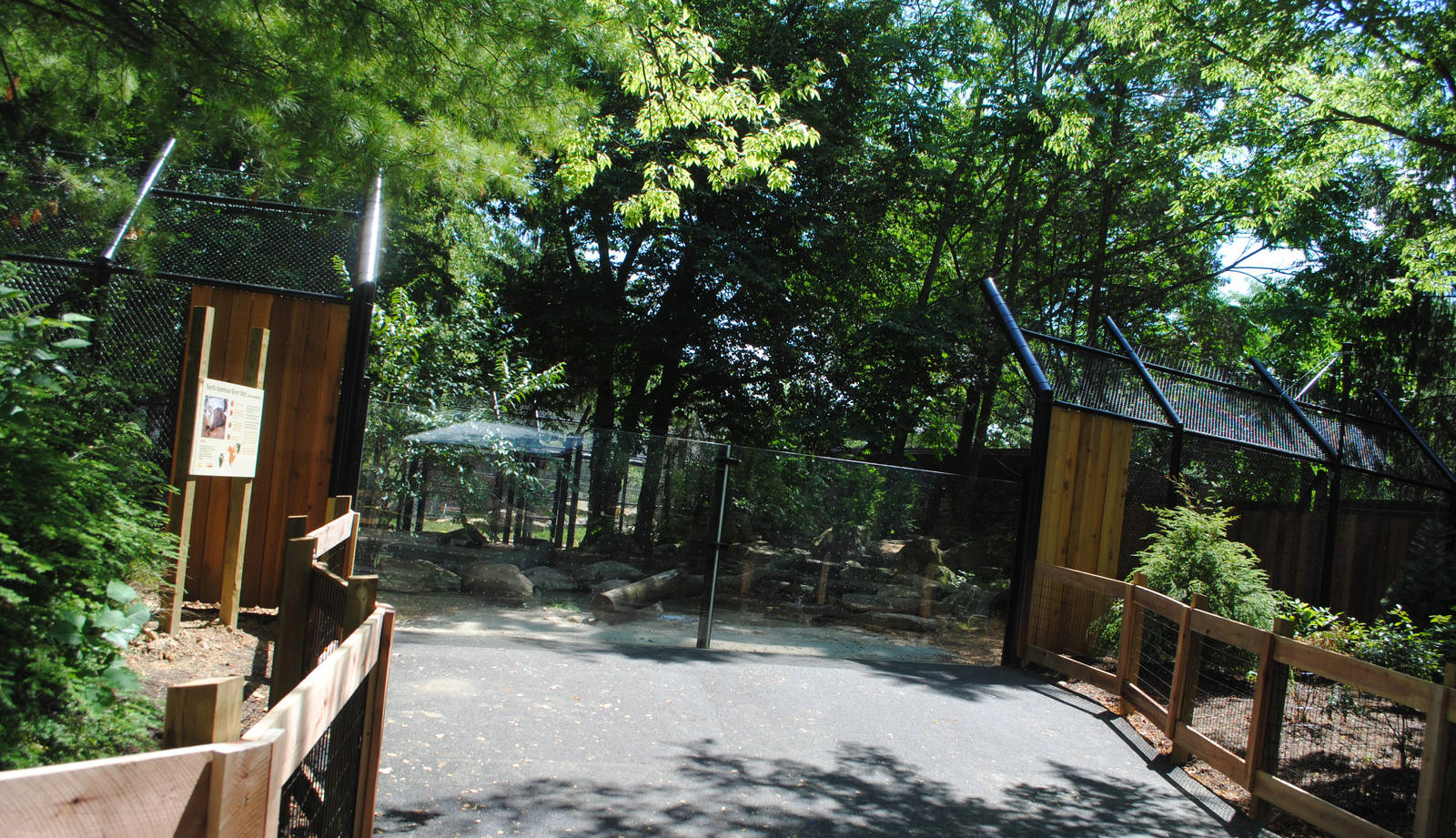 Columbus 2016 - Updated Otter Exhibit