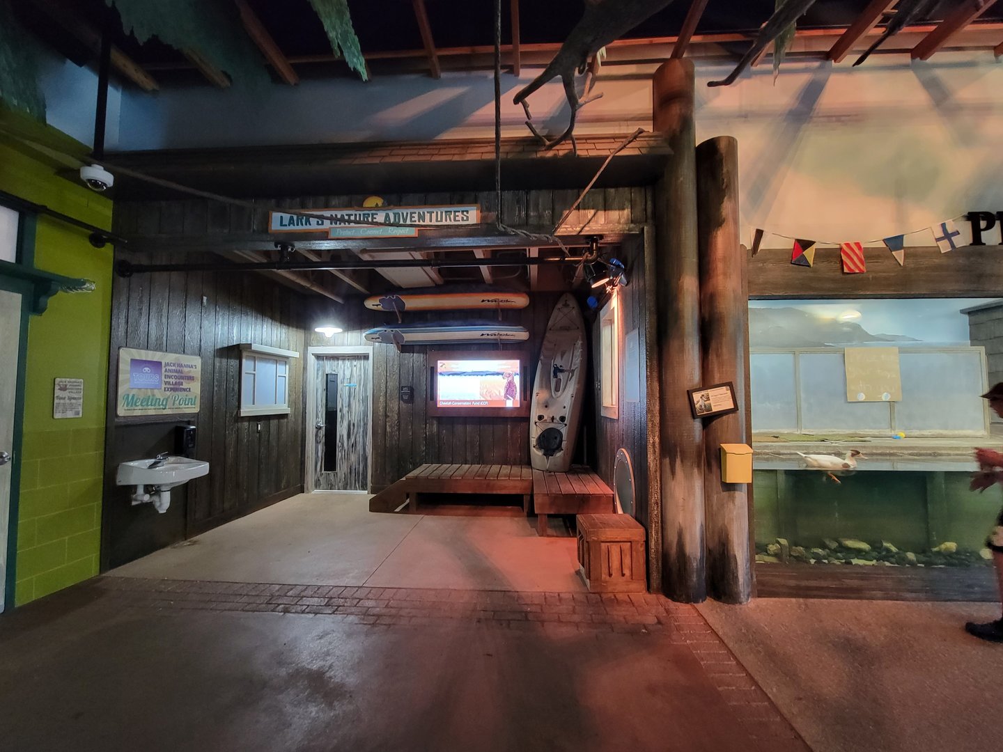 Columbus Zoo - Animal Encounters Village meeting area