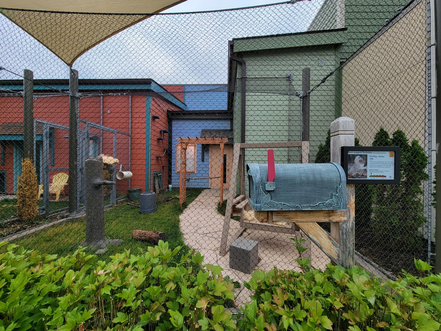Columbus Zoo - Animal Encounters Village, red-legged seriema outdoor area