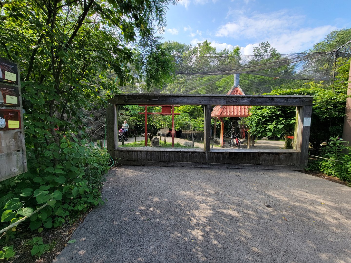 Columbus Zoo - Asia Quest Aviary, Outside viewing window