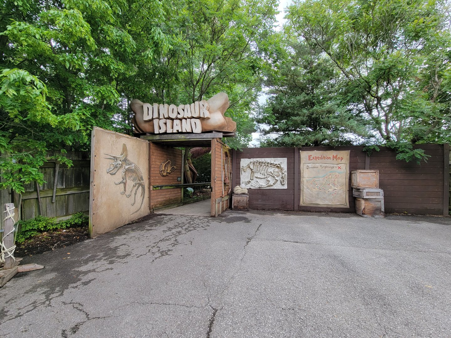 Columbus Zoo - Dinosaur Island (to get to the boat ride)