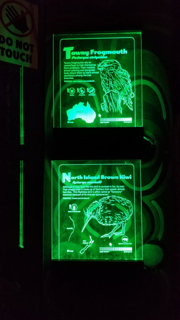Columbus Zoo - Example of signs in Australia nocturnal building
