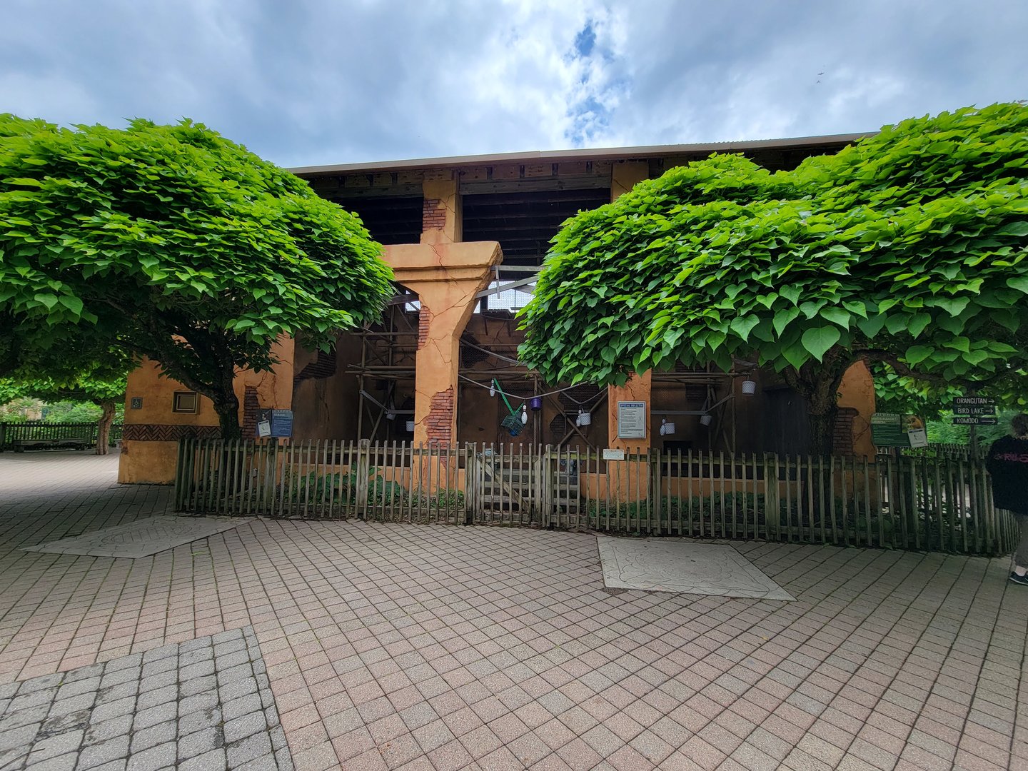 Columbus Zoo - Gibbon building