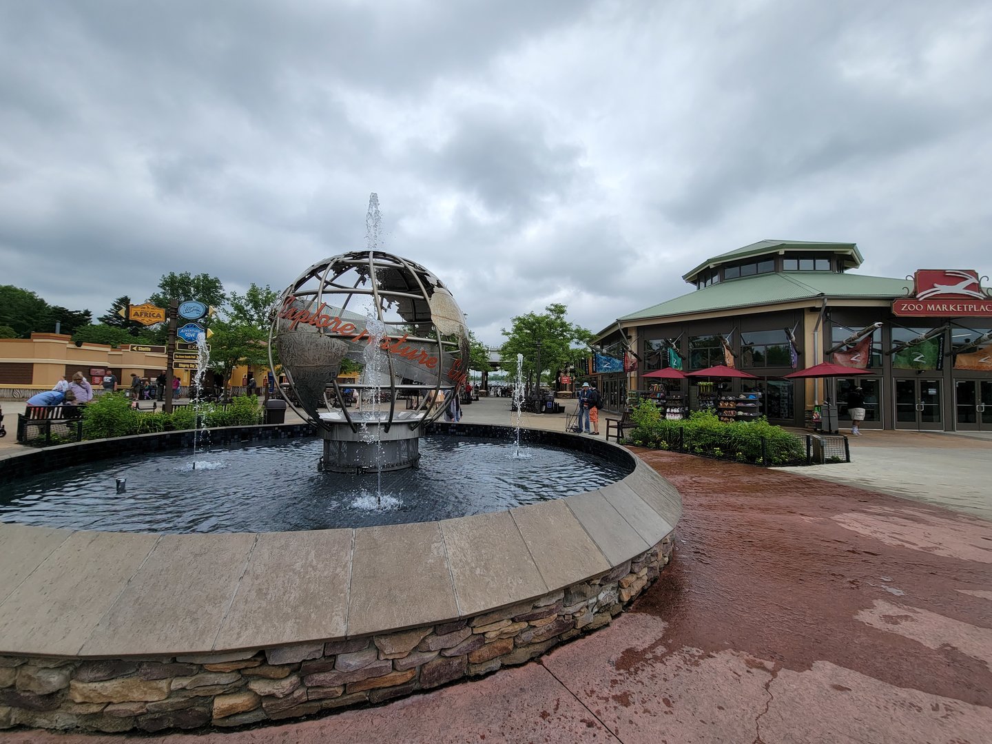 Columbus Zoo - Globe, main gift shop on right