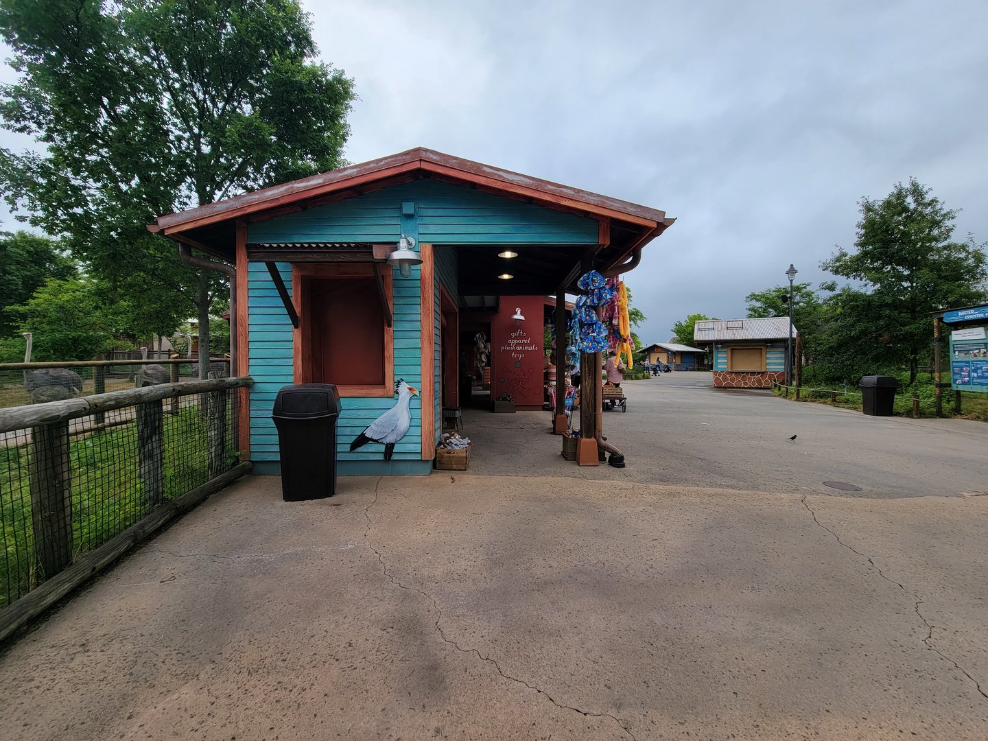 Columbus Zoo - Heart of Africa, gift shack (with a secretary bird on the side, wish they had one!)