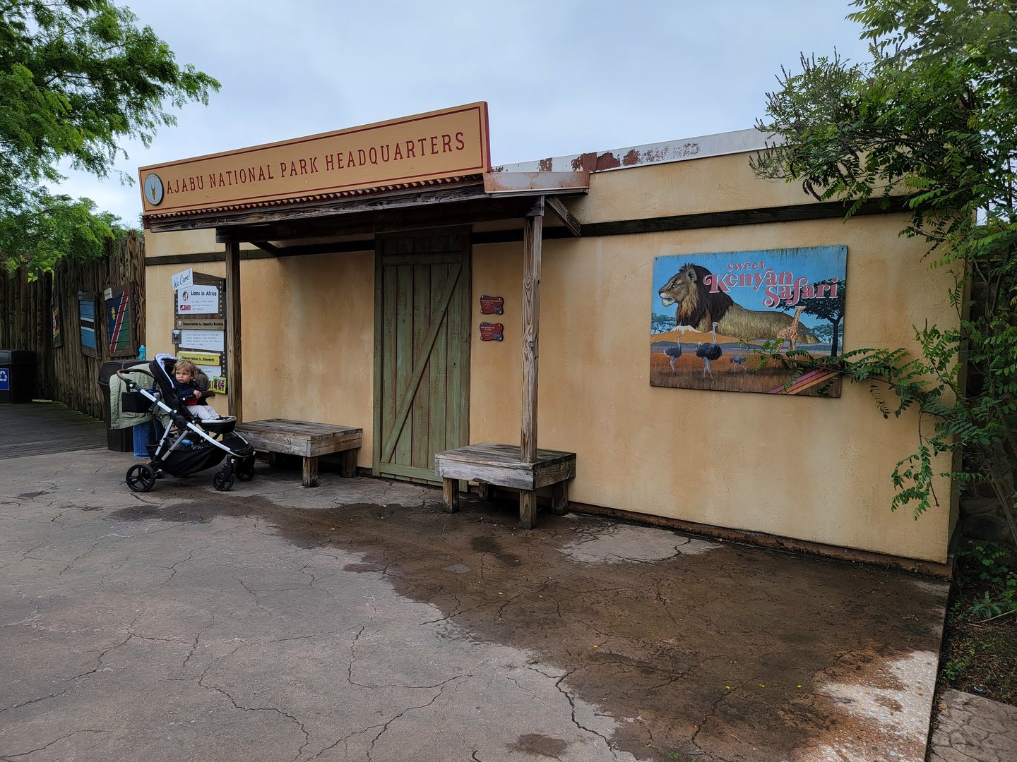 Columbus Zoo - Heart of Africa, "Headquarters" building