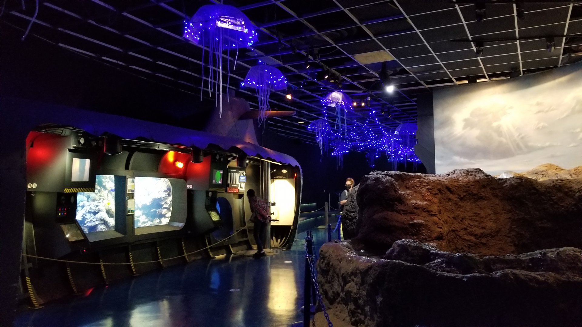 Columbus Zoo - Inside of aquarium