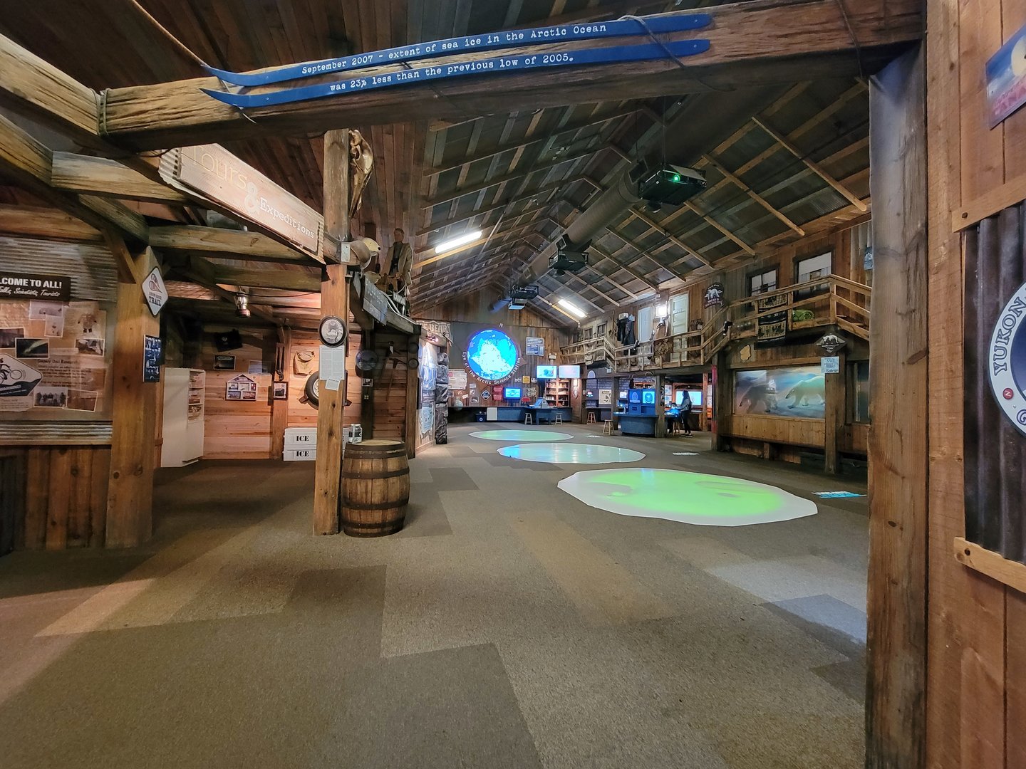 Columbus Zoo - Polar Frontier, Inside building