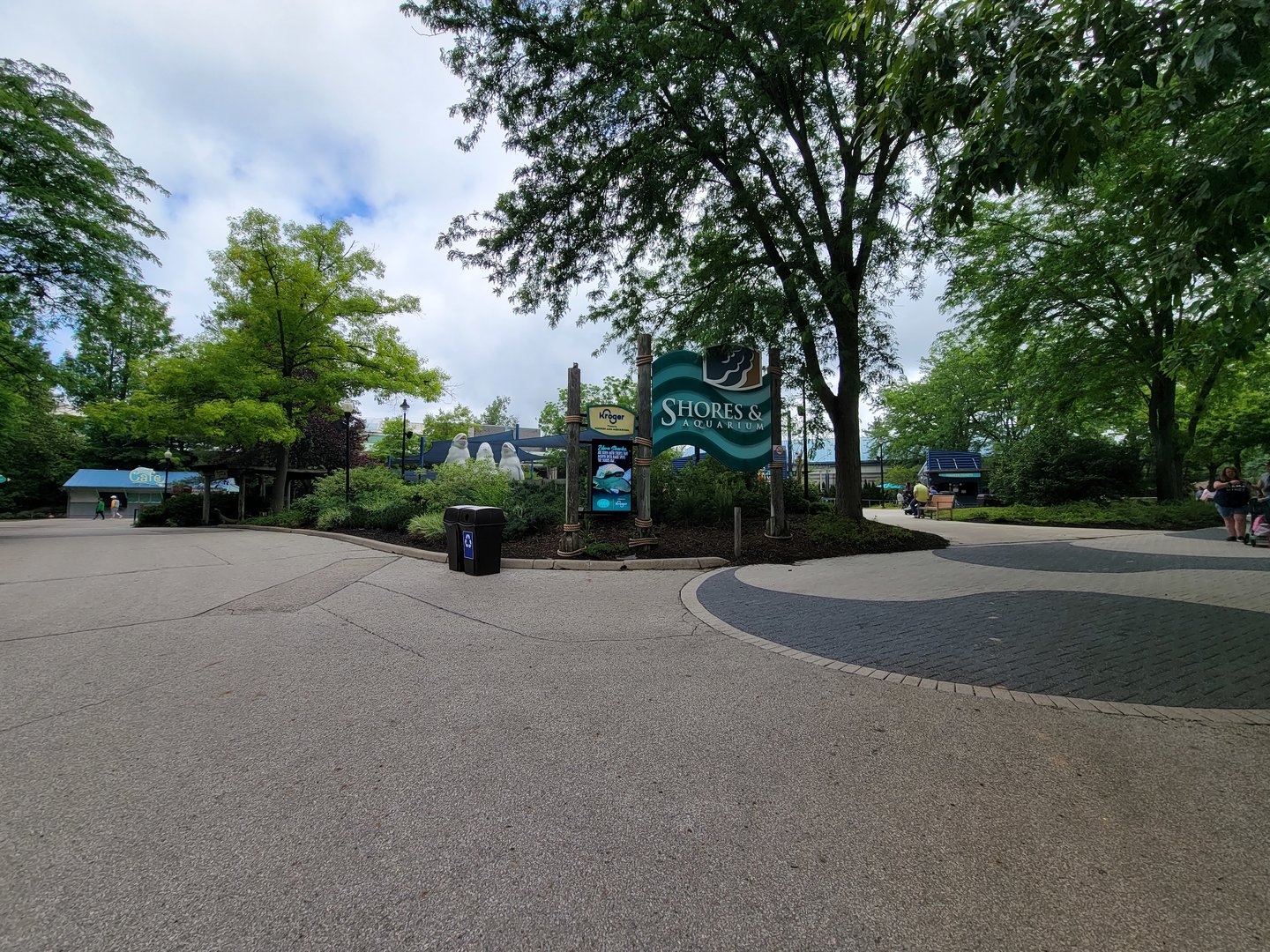 Columbus Zoo - Shores and Aquarium