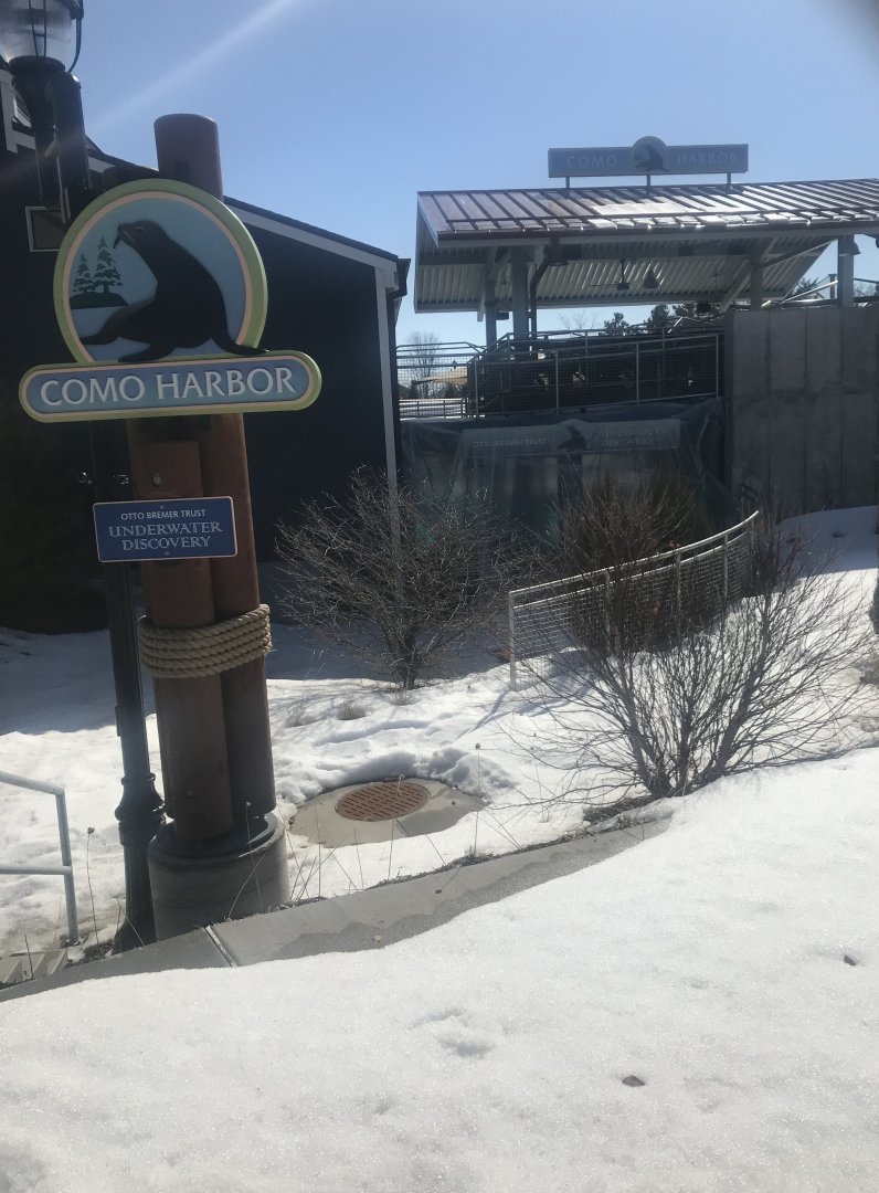 Como harbor- entrance to underwater viewing