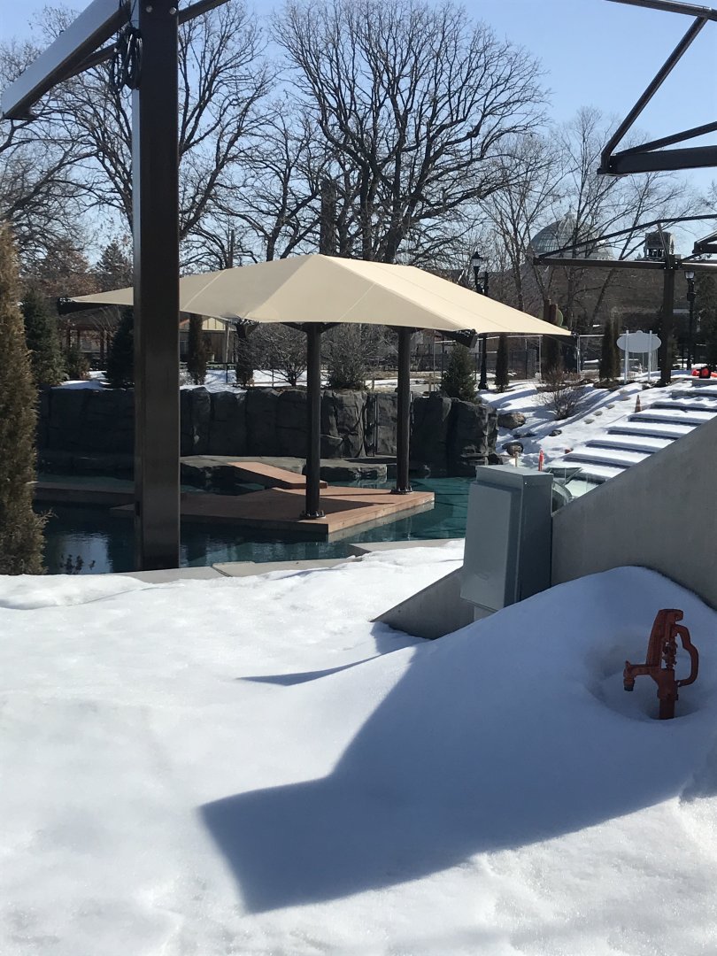 Como harbor- main pool