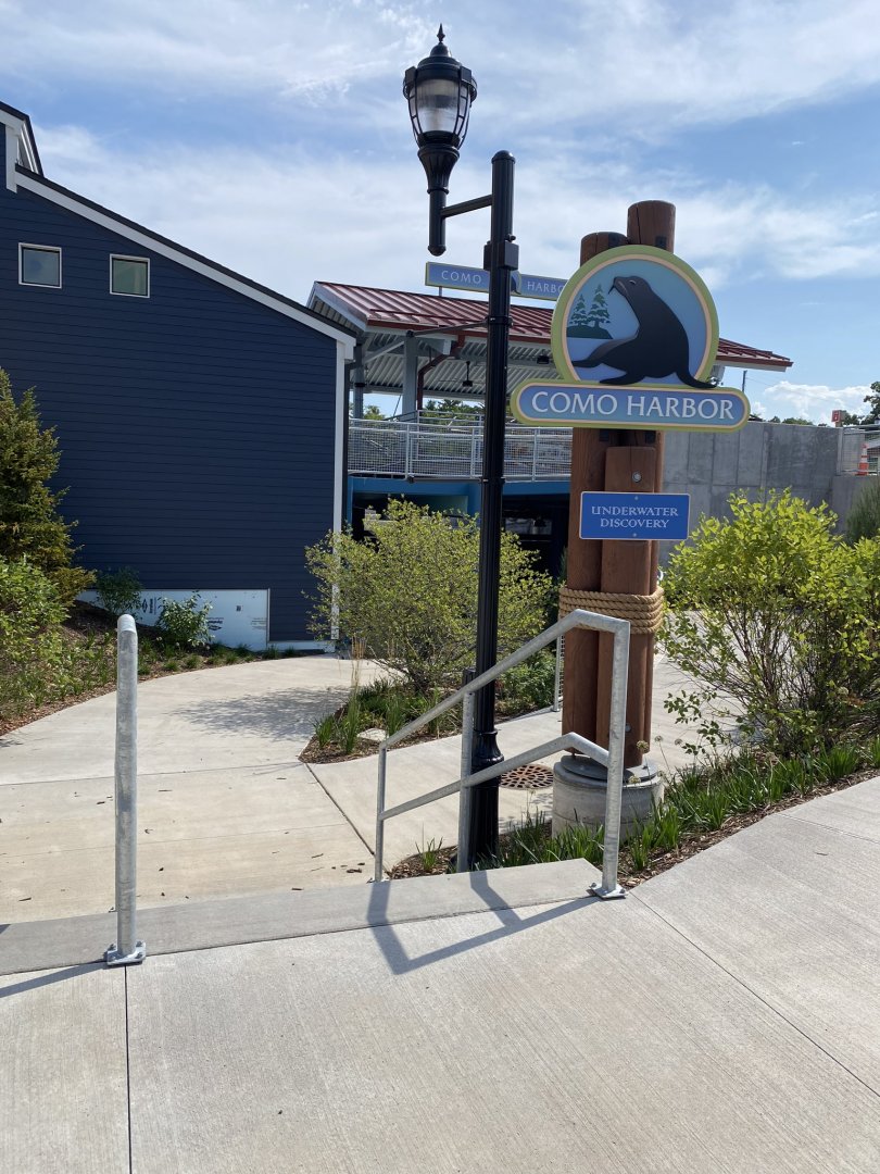 Como harbor- underwater viewing sign.