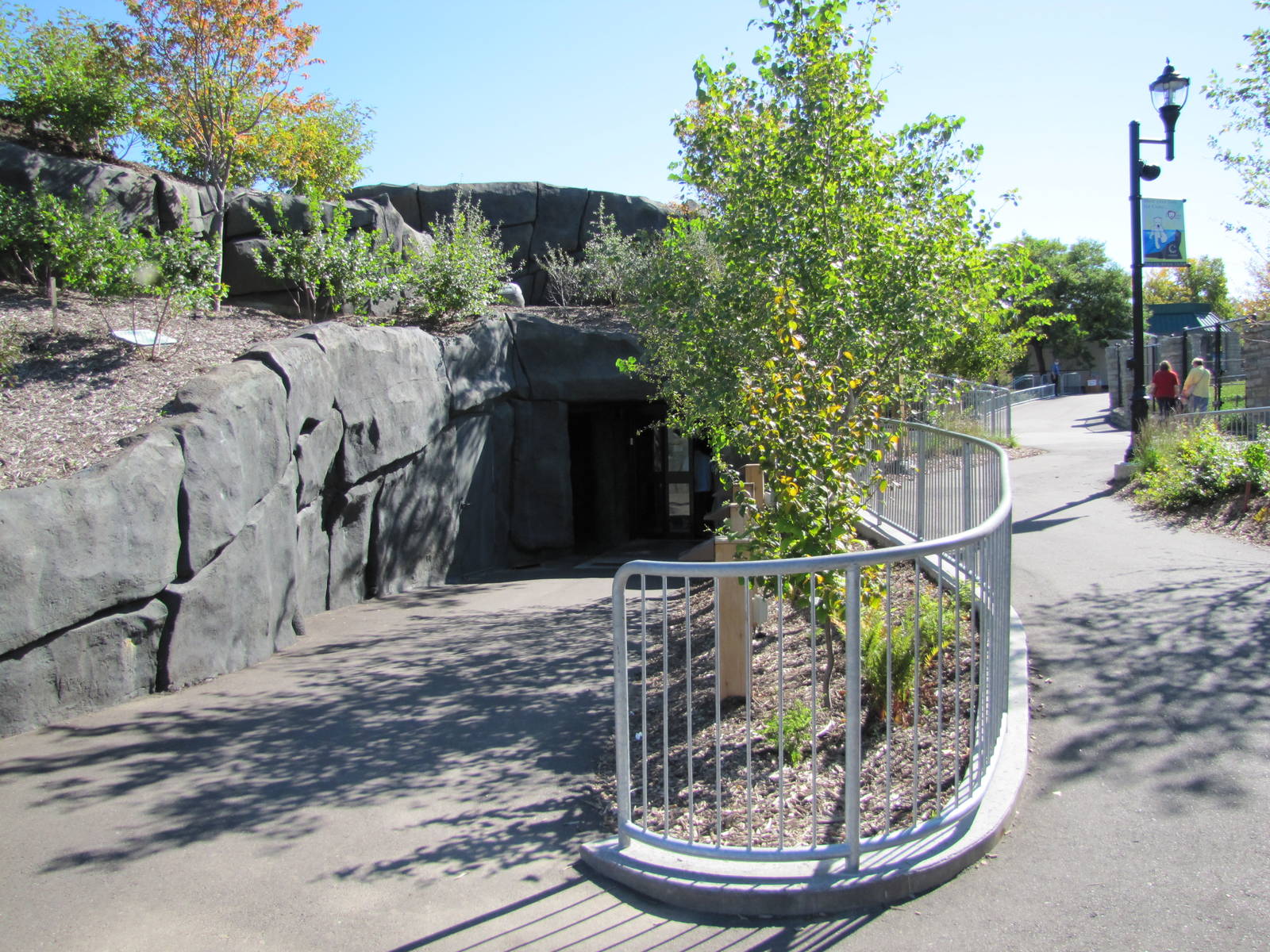 Como Zoo 2010 - Entrance to the underwater viewing building next to the sec
