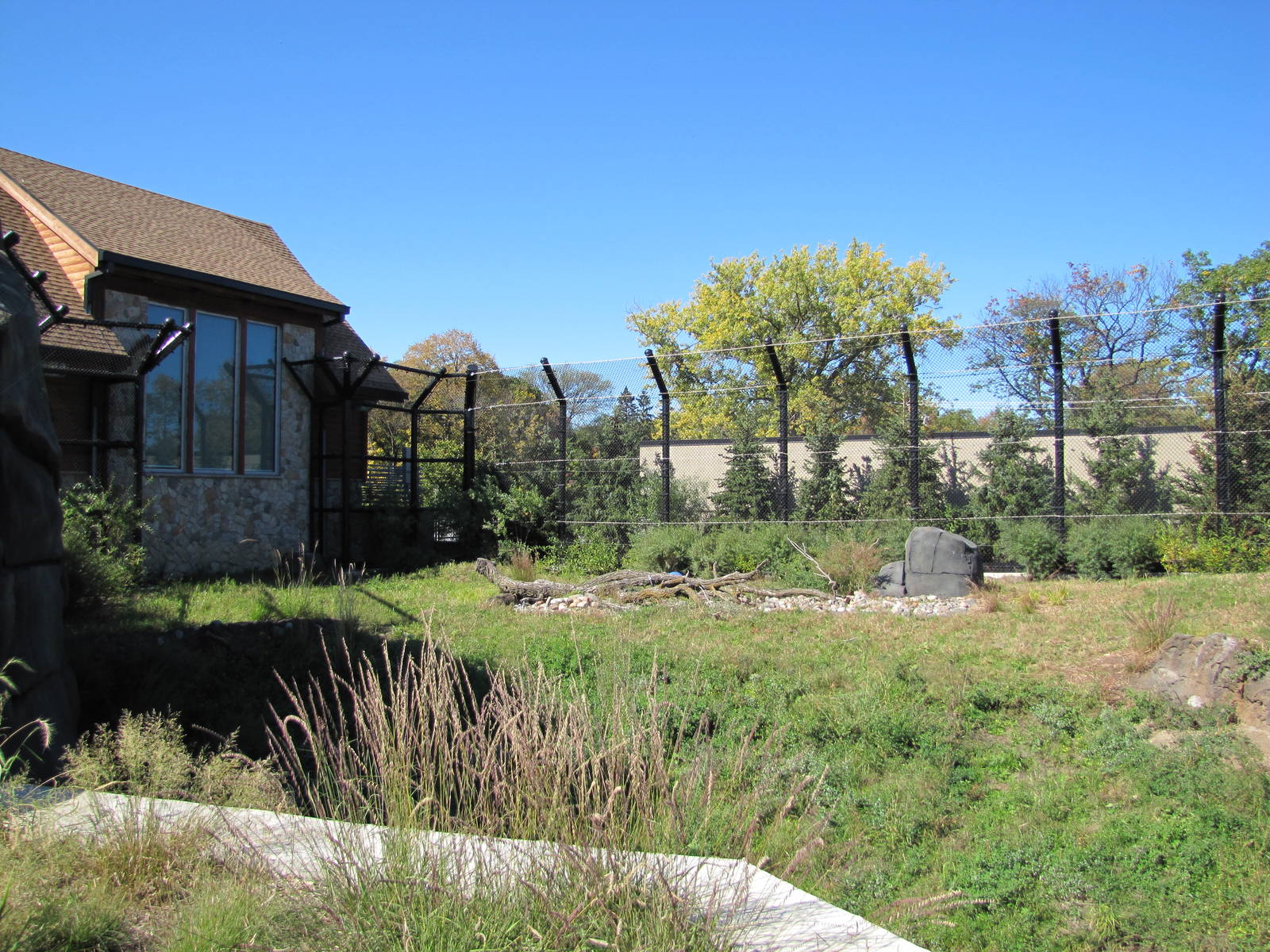Como Zoo 2010 - Forth part of the larger Polar Bear exhibit