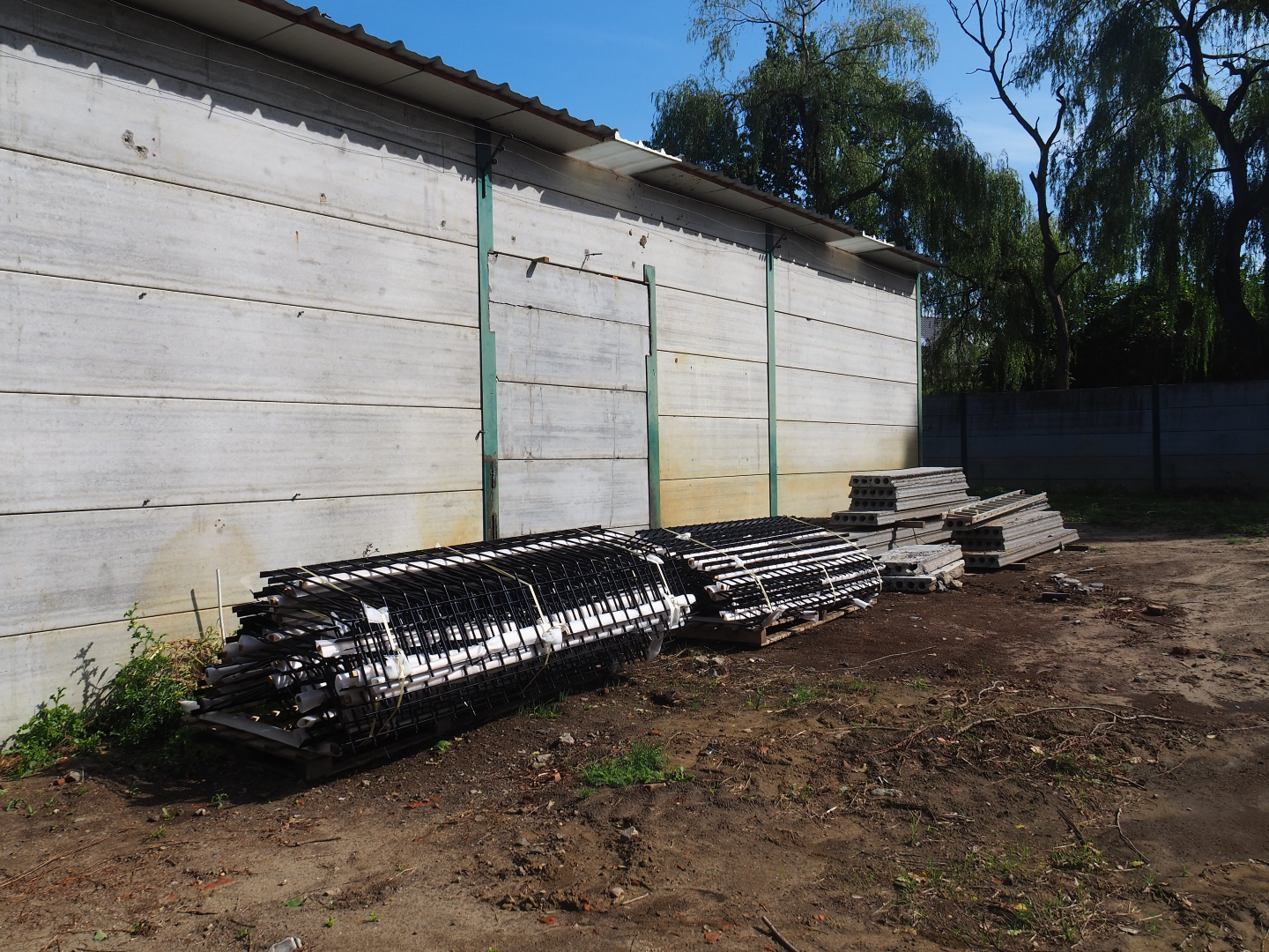 Construction materials for the new tiger exhibit, 2019-08-11