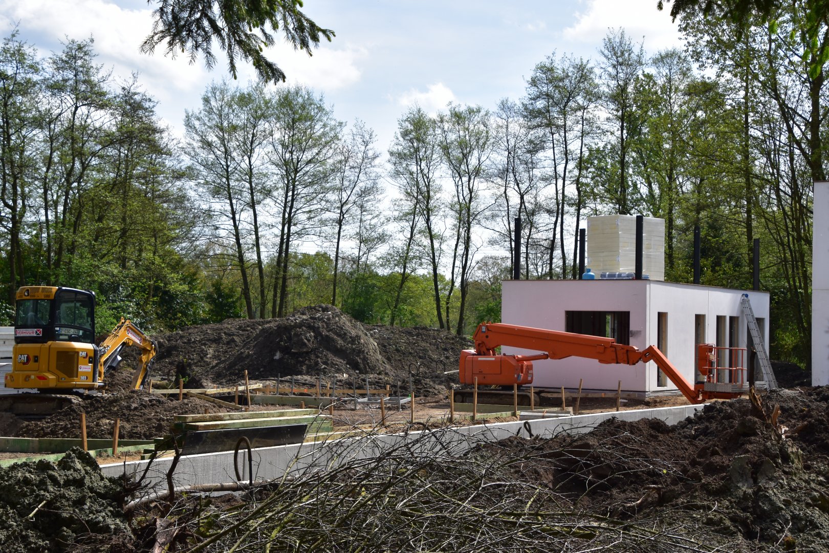 Construction Monkey Island