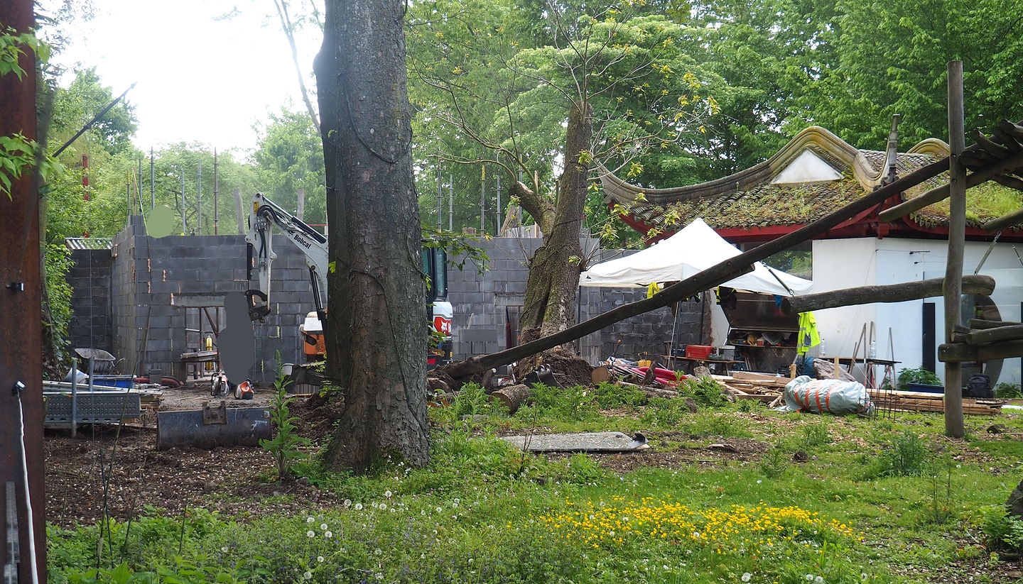 Construction of house for giant panda twins in the Asiatic black bear exhibit, 2023-05-16
