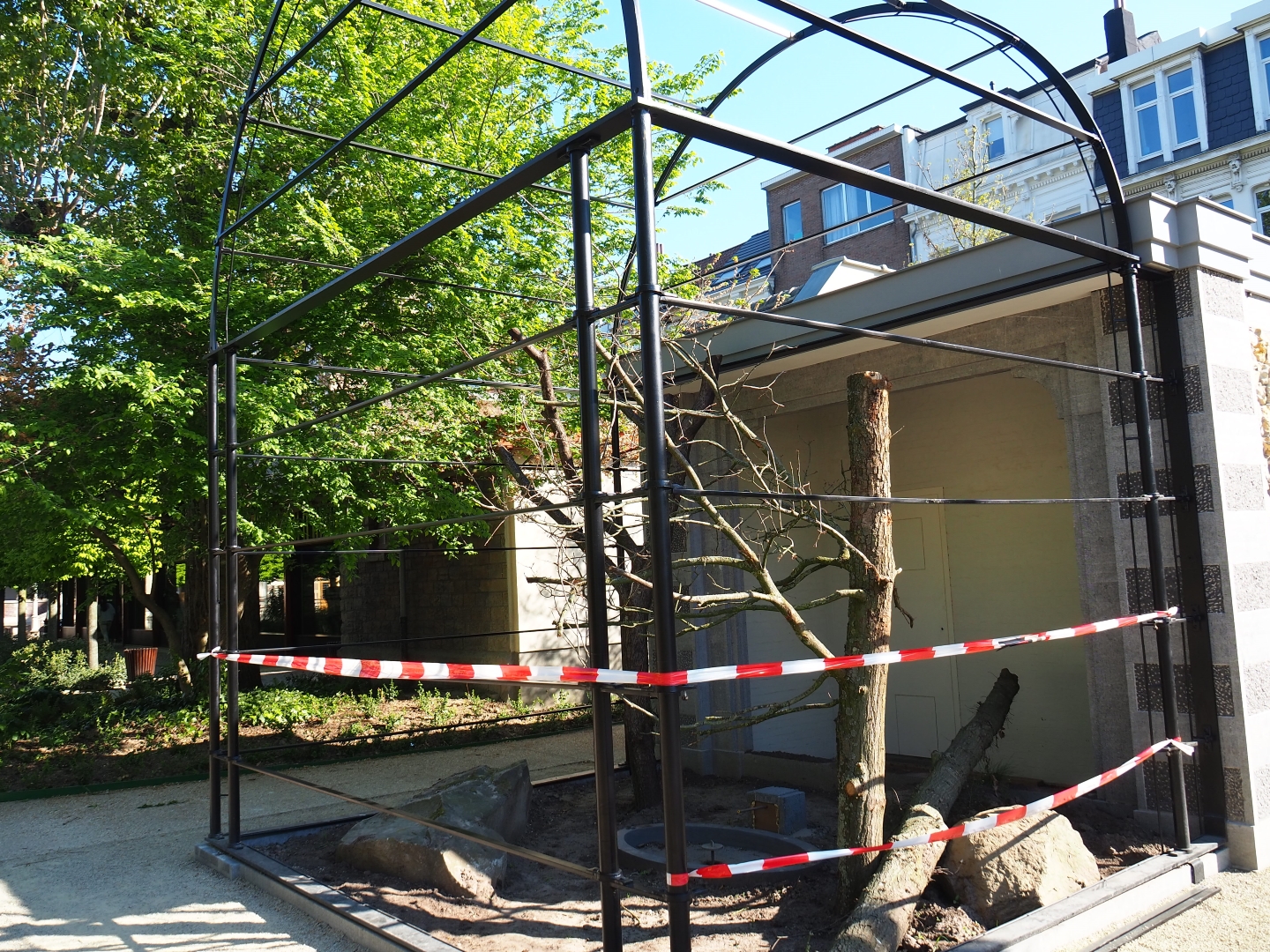 Construction of new parrot aviaries - Reconstruction of old bird-of-prey aviaries, 2019-04-20