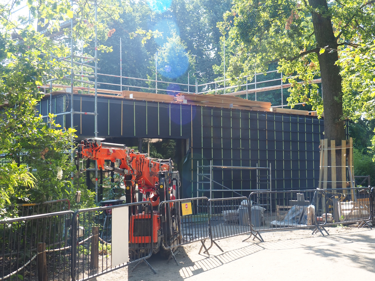 Construction of new Sulawesi crested macaque house, 2023-07-19