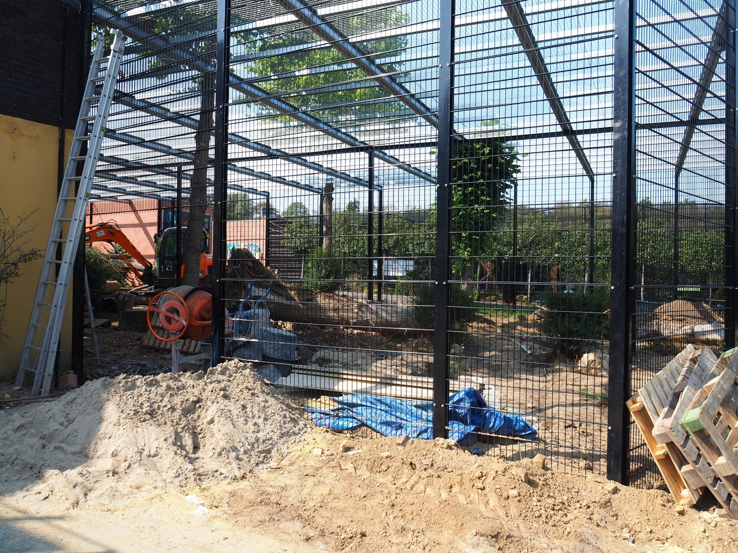 Construction of Sri Lankan leopard exhibits (Aug 28th, 2018)