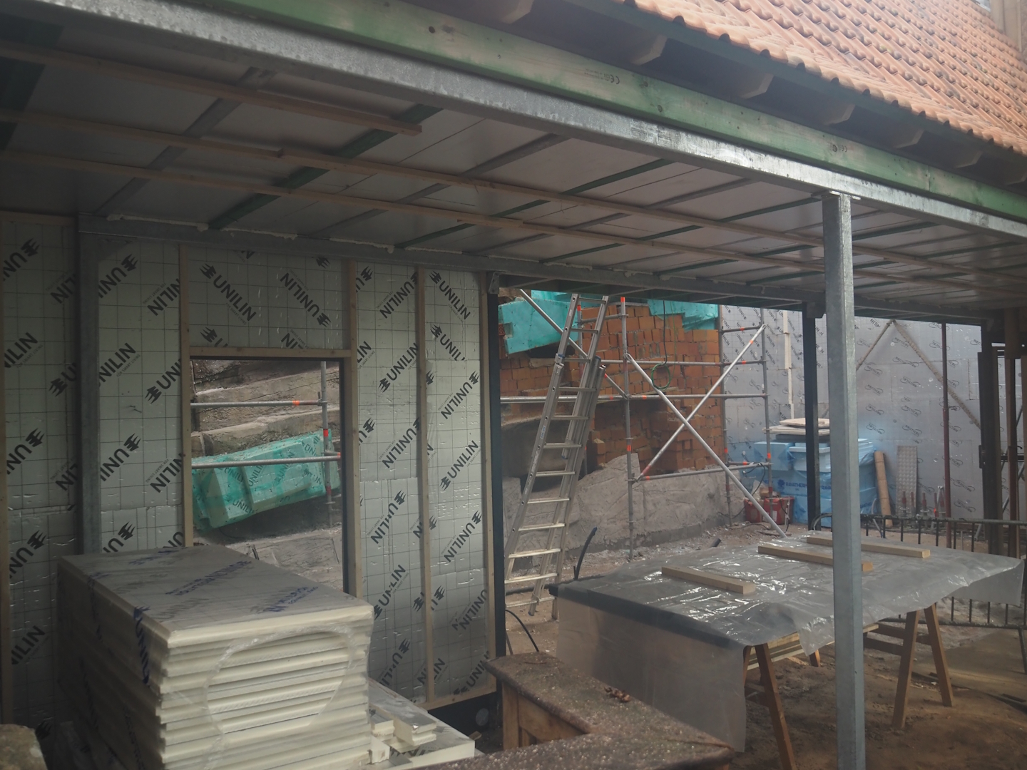 Construction on the indoor aviary in the orangutan greenhouse, 2025-03-02